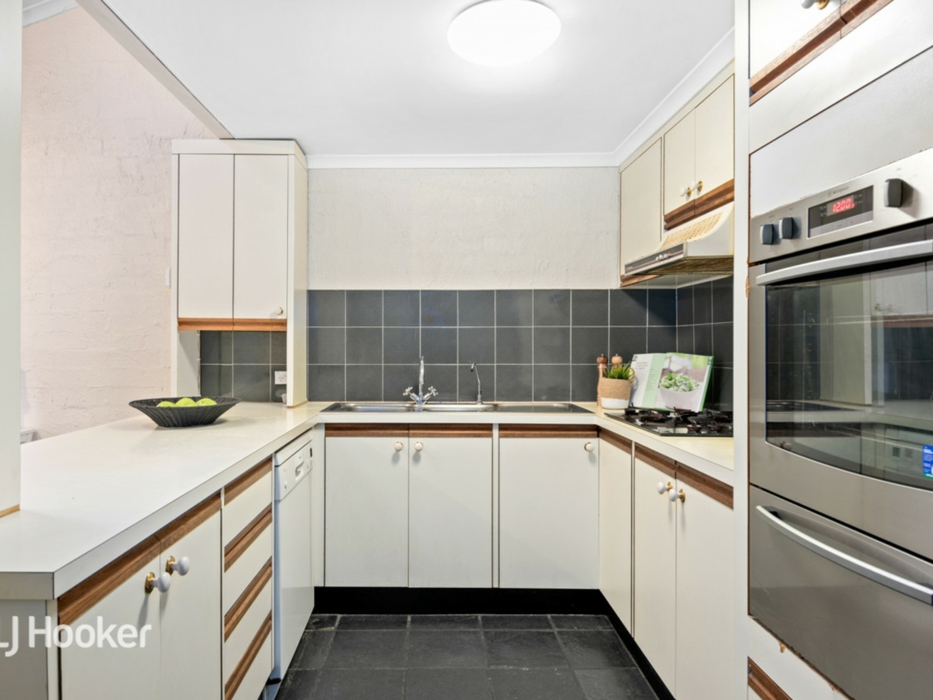6/10 Simpson Parade, WAYVILLE