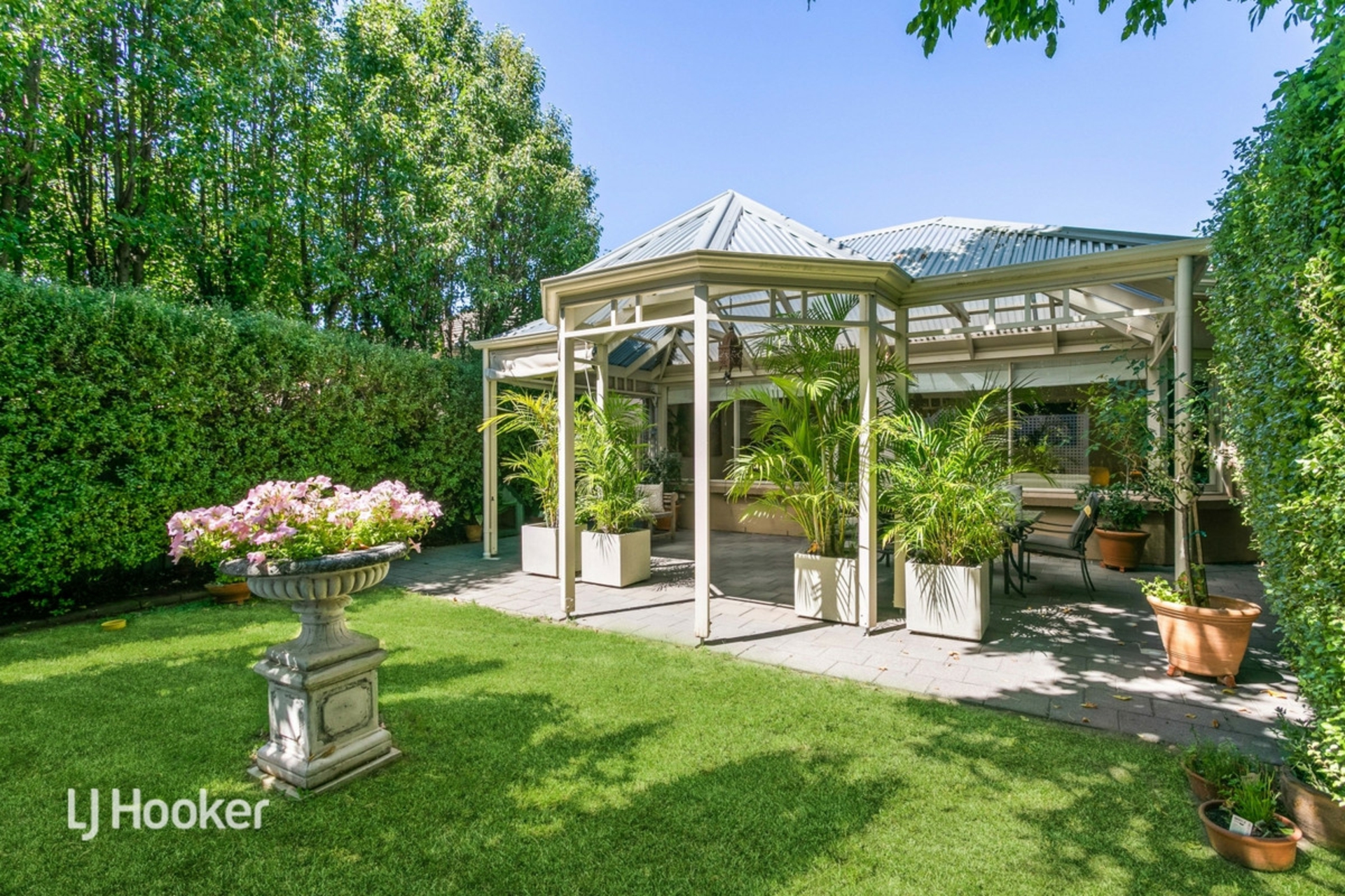 57A West Terrace, KENSINGTON GARDENS