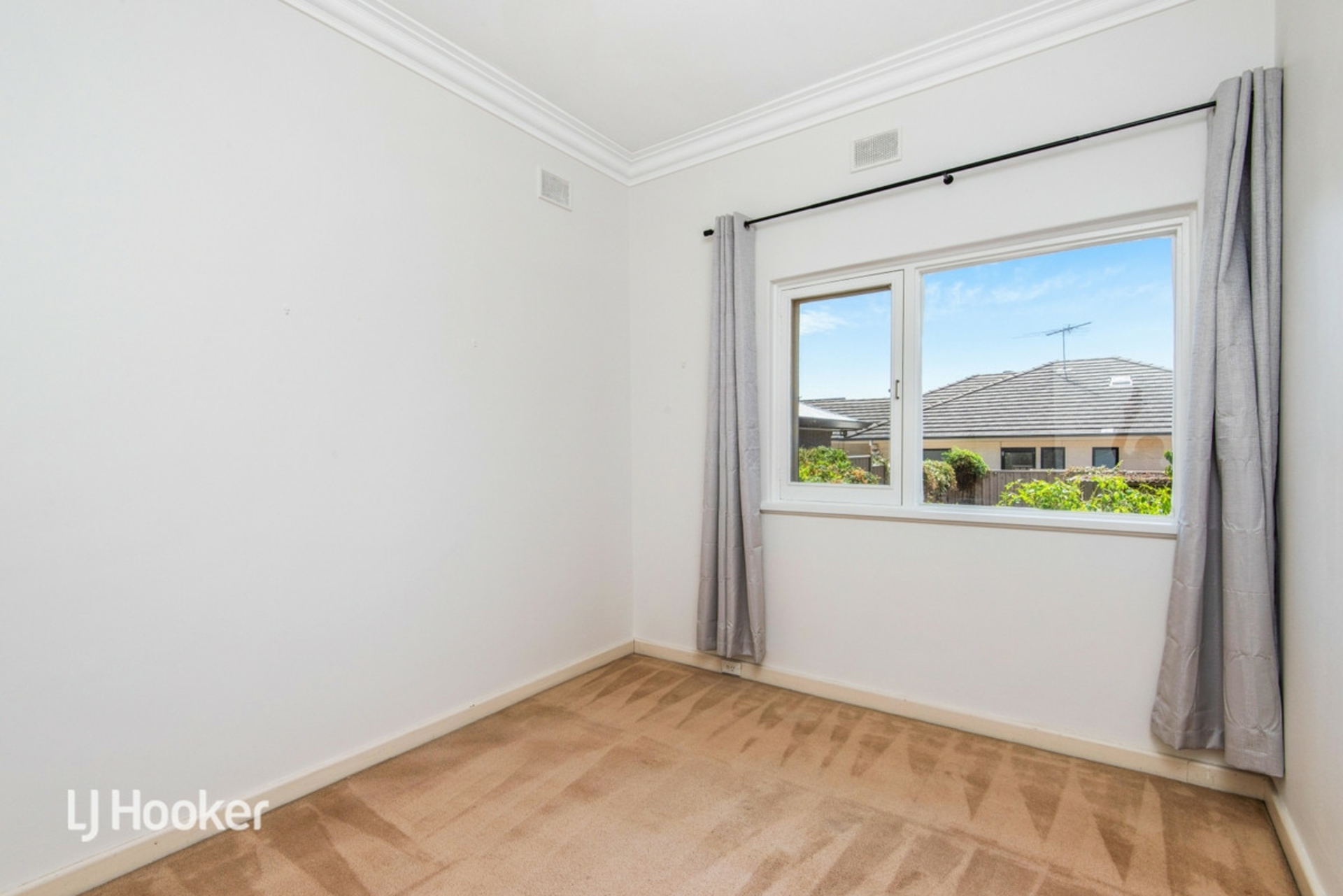 16 Dryden Avenue, HAZELWOOD PARK