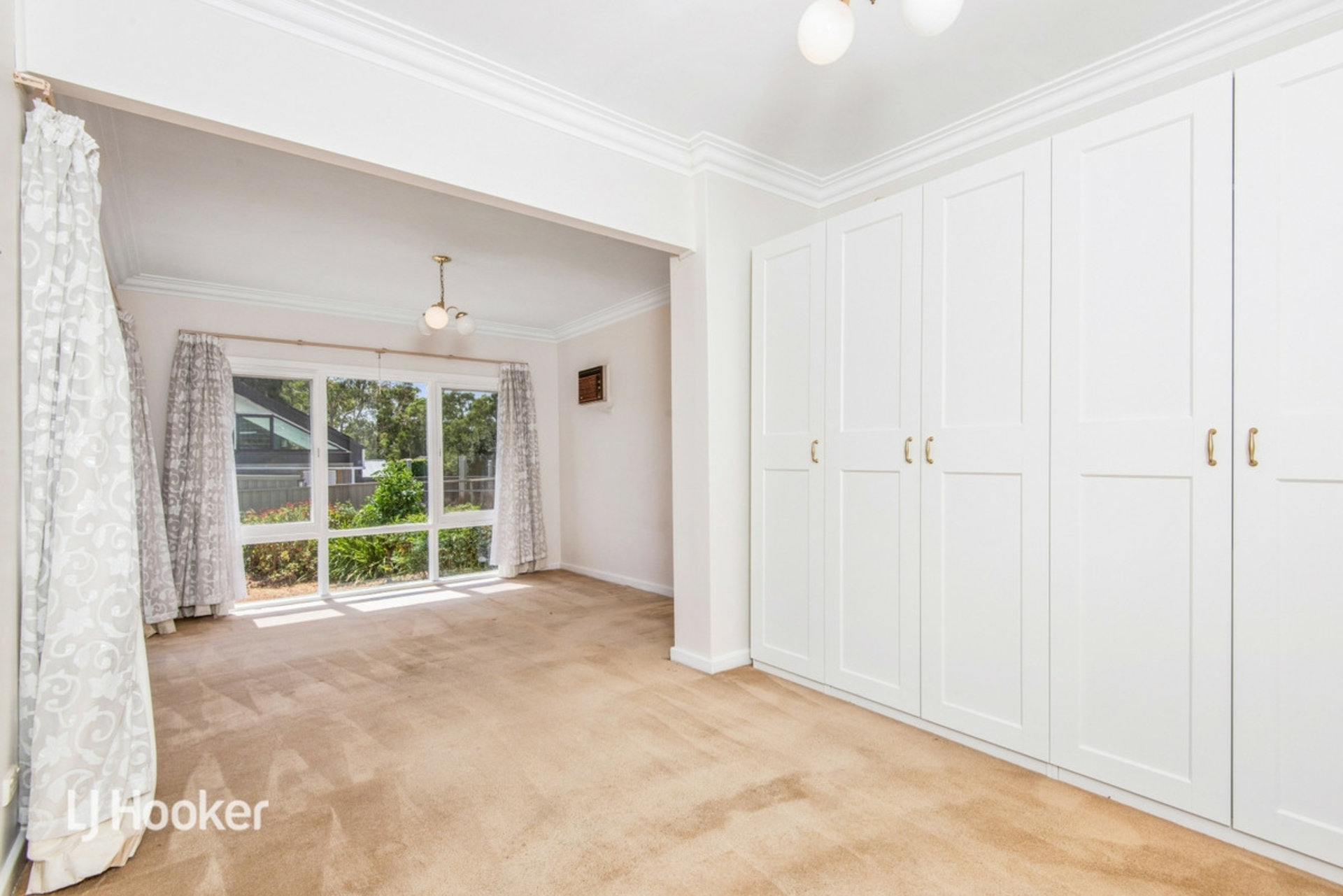 16 Dryden Avenue, HAZELWOOD PARK