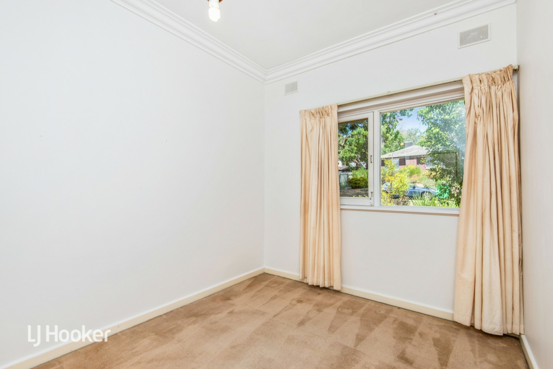 16 Dryden Avenue, HAZELWOOD PARK