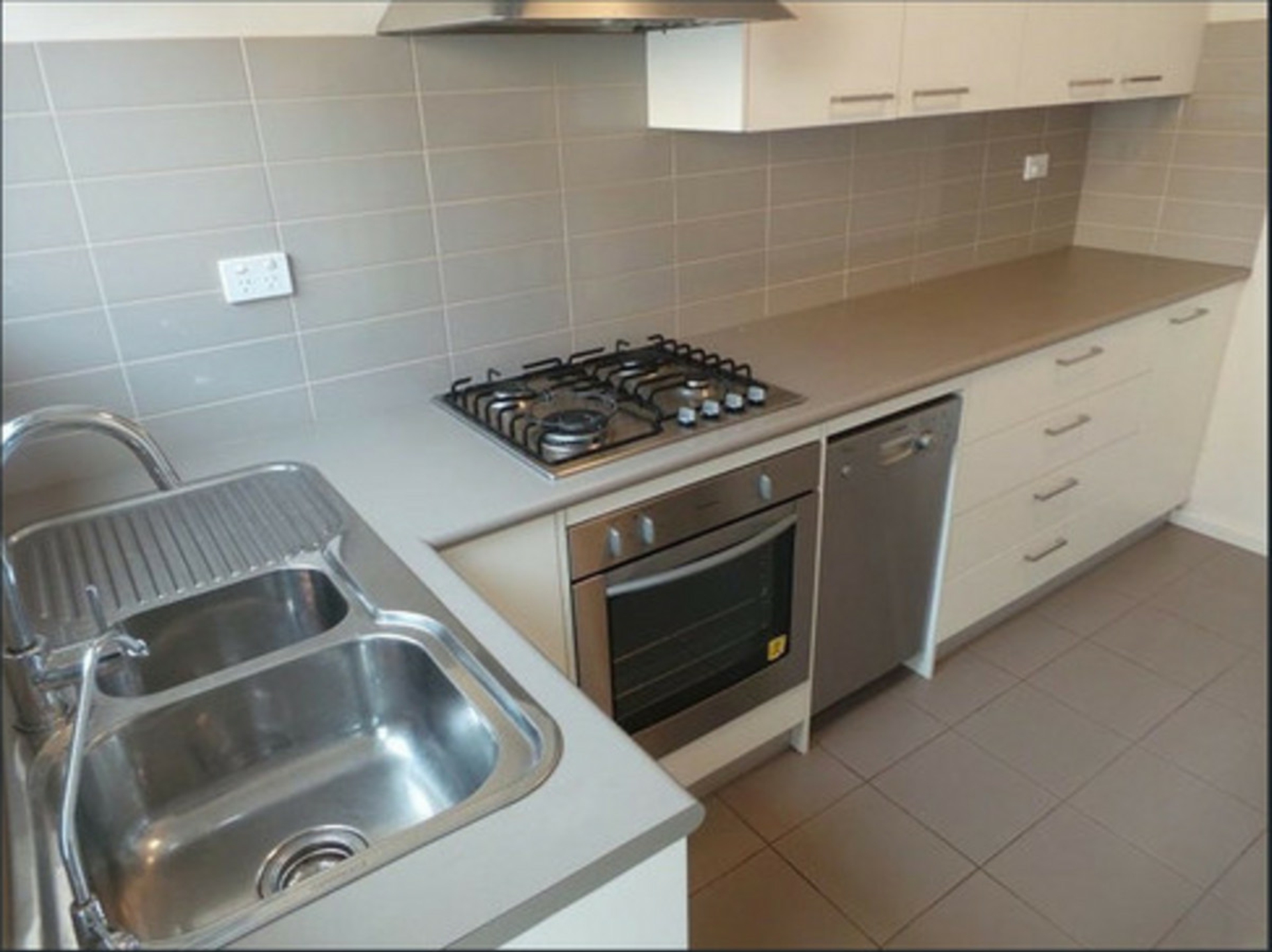 4/192 South Road, MILE END