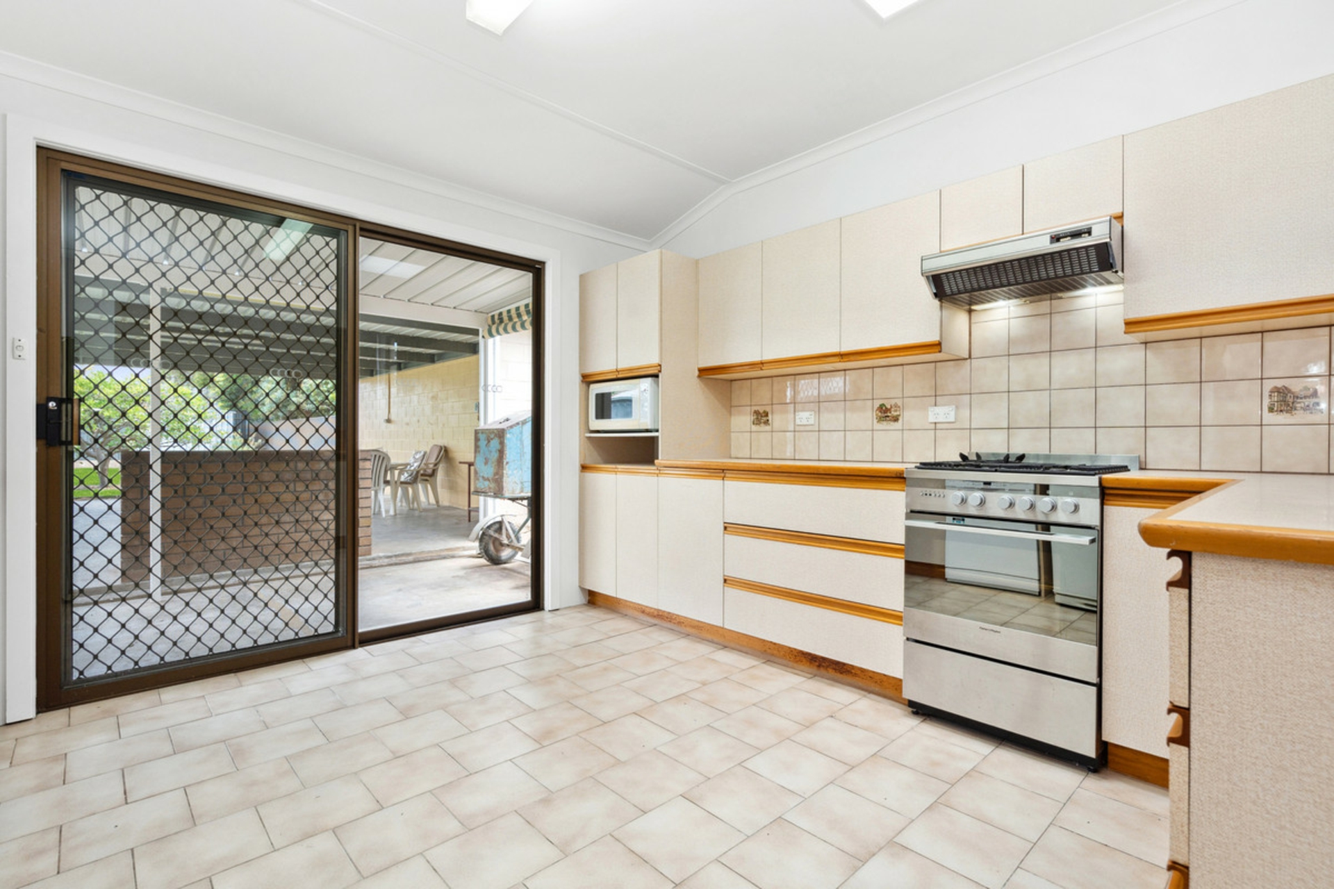 24 Rochester Street, LEABROOK