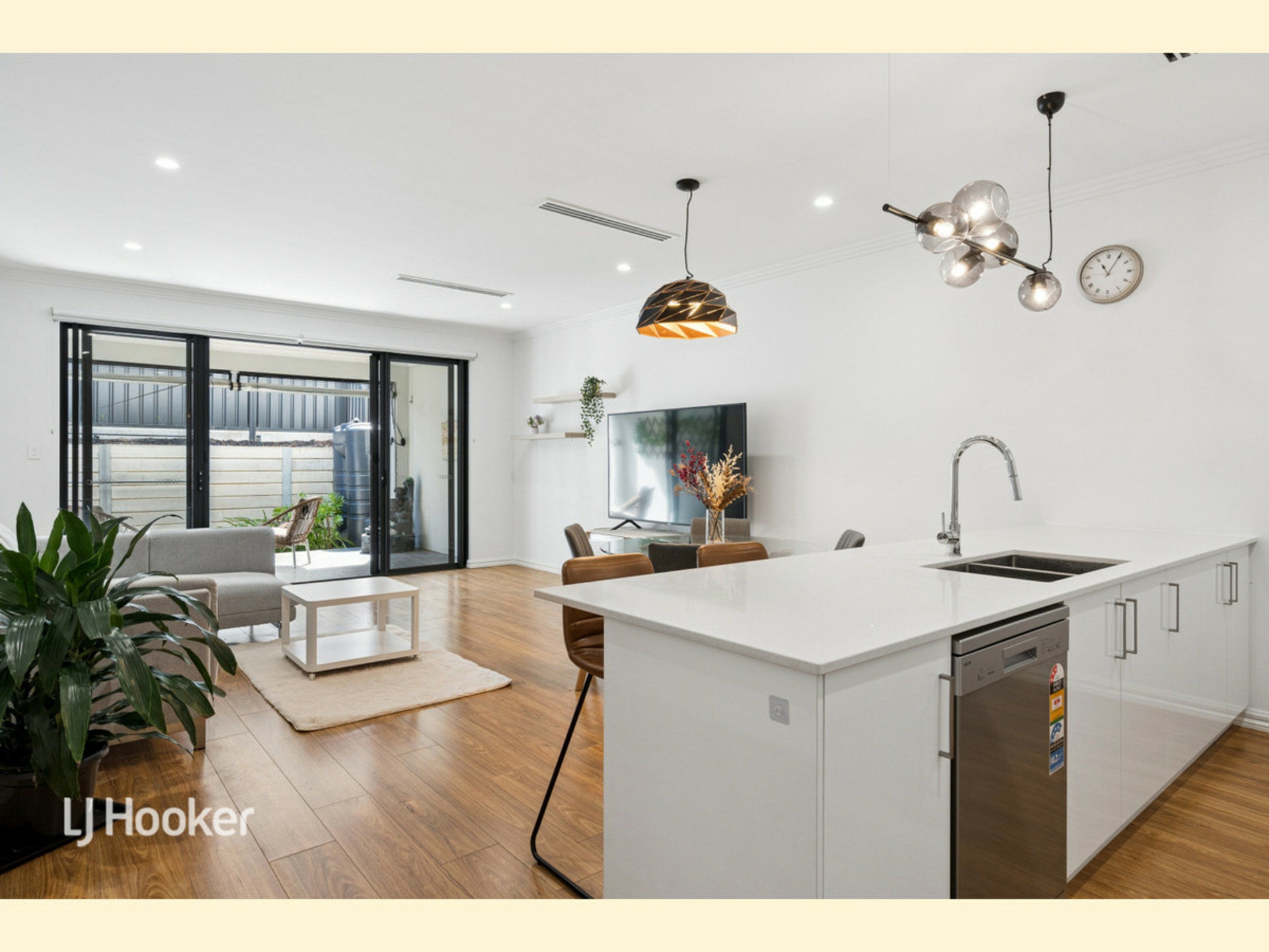 15B Richardson Avenue — photo 3 of 29