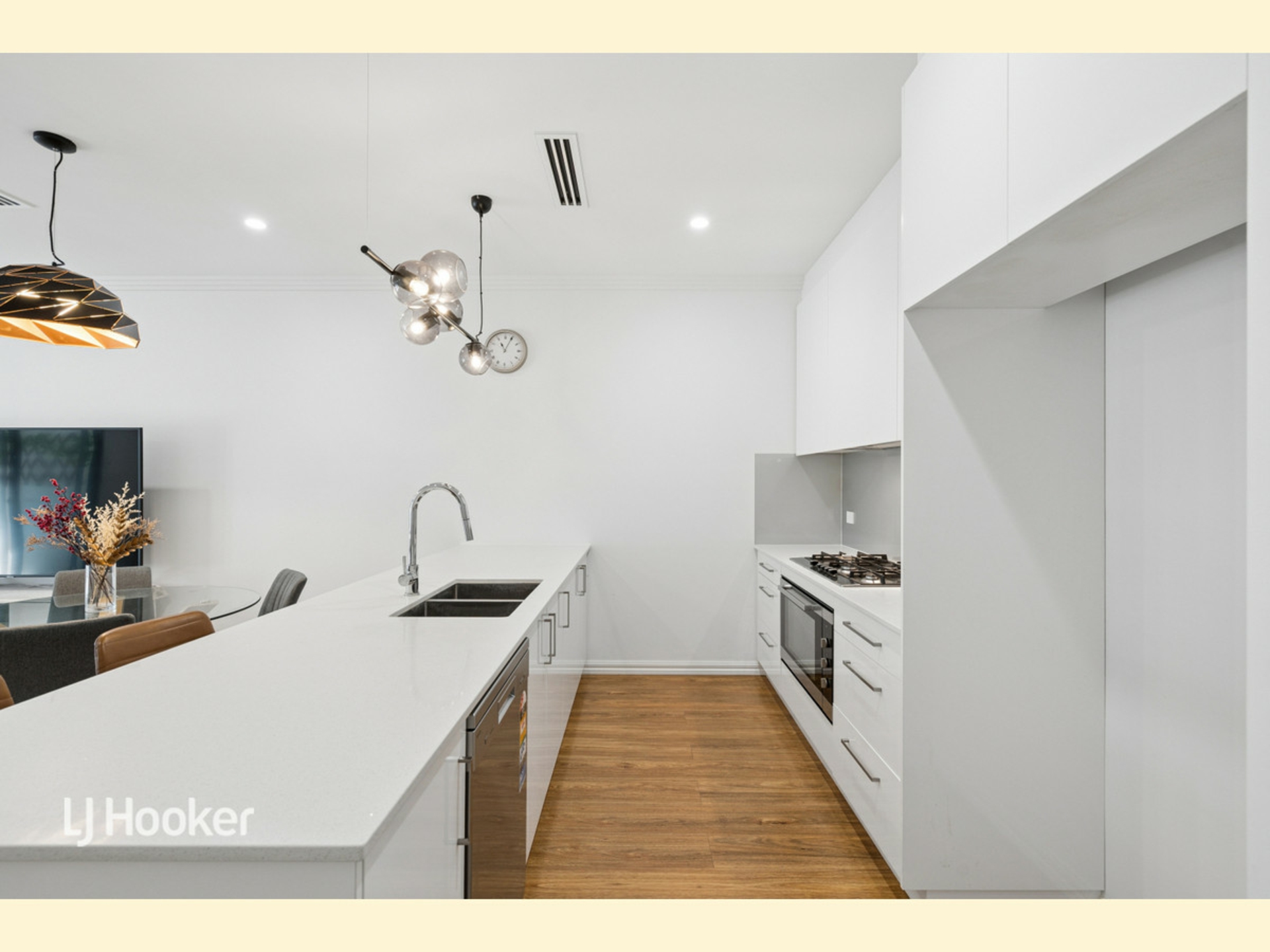 15B Richardson Avenue — photo 4 of 29