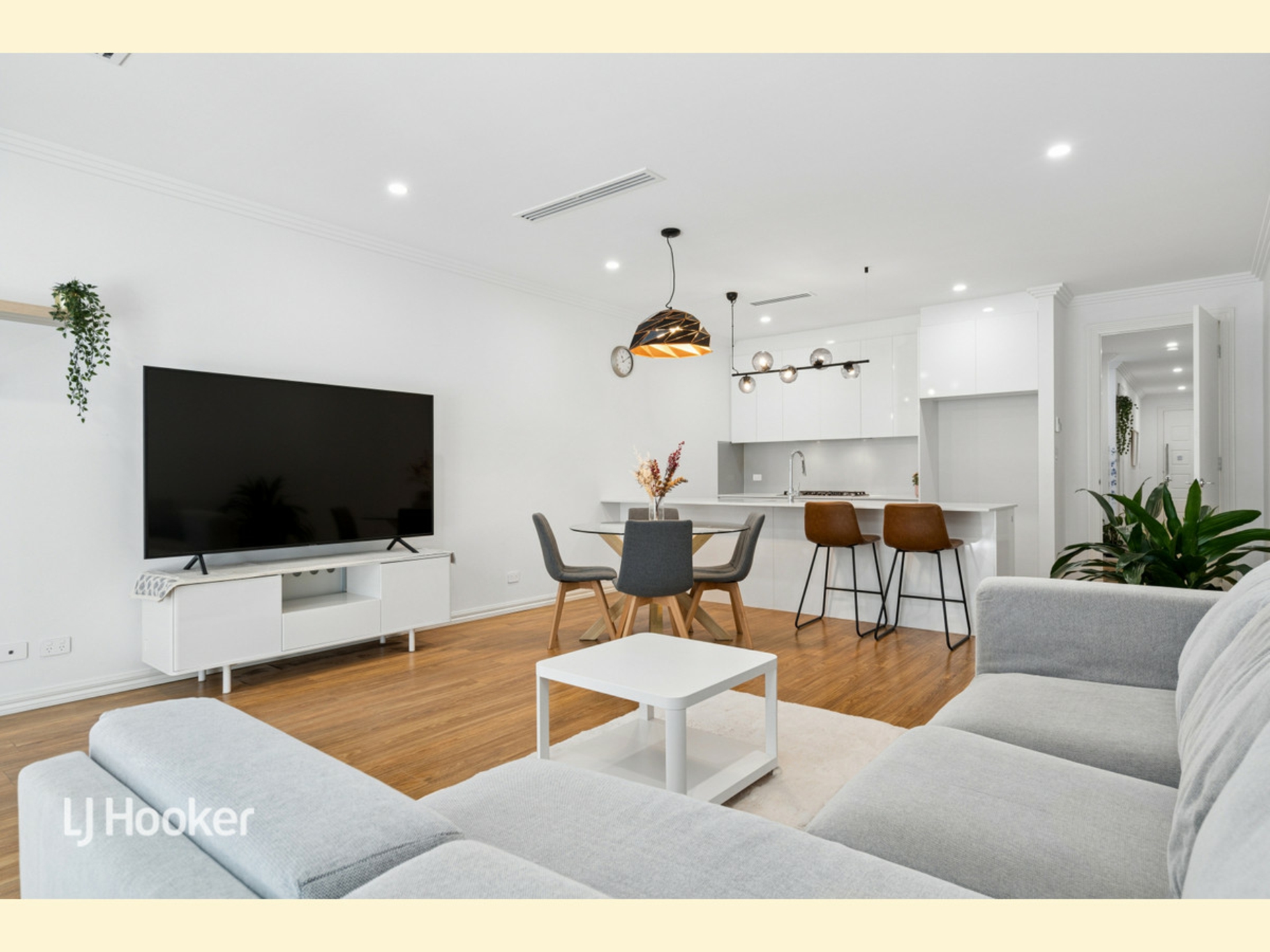 15B Richardson Avenue — photo 8 of 29