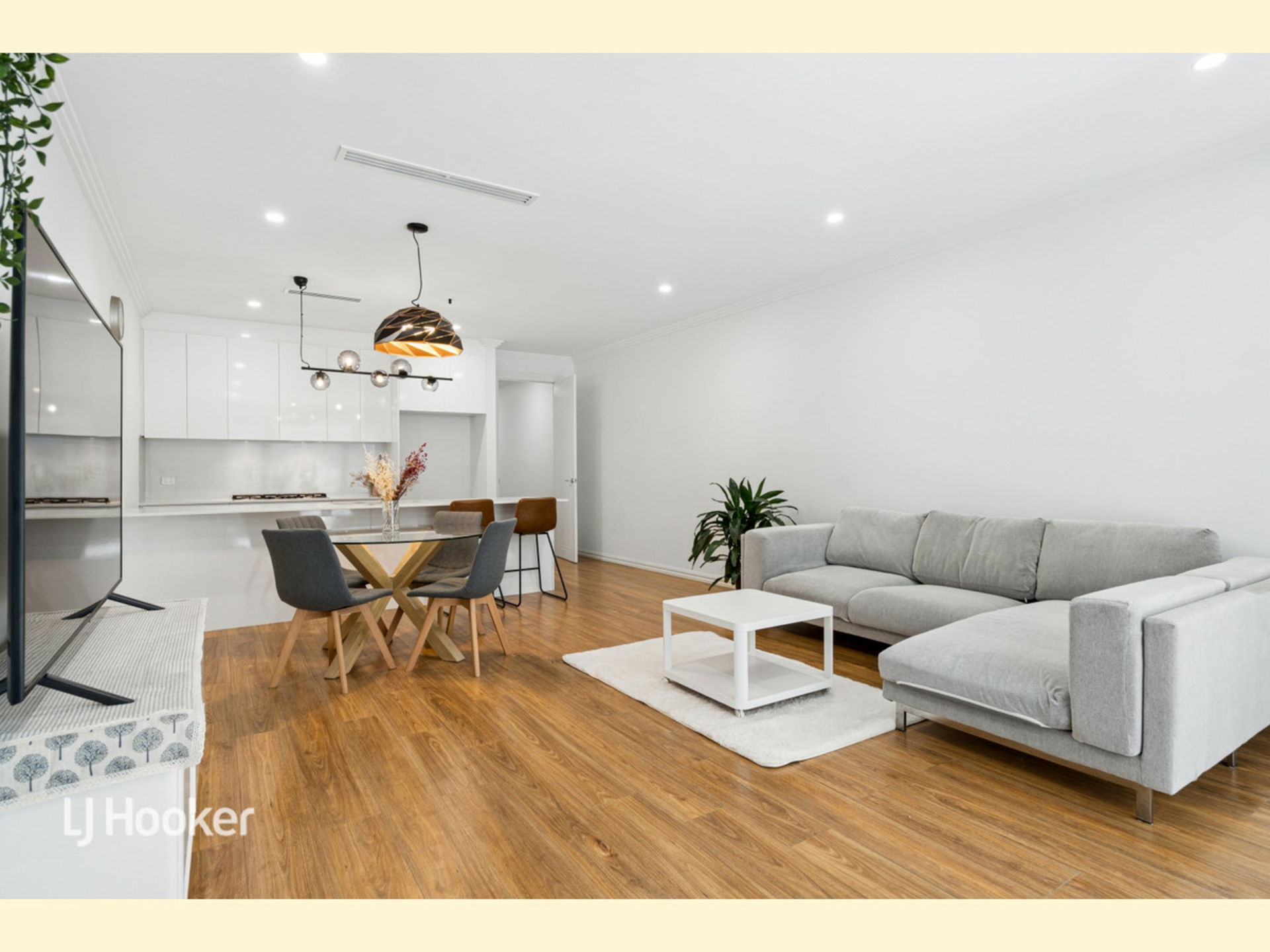 15B Richardson Avenue — photo 9 of 29