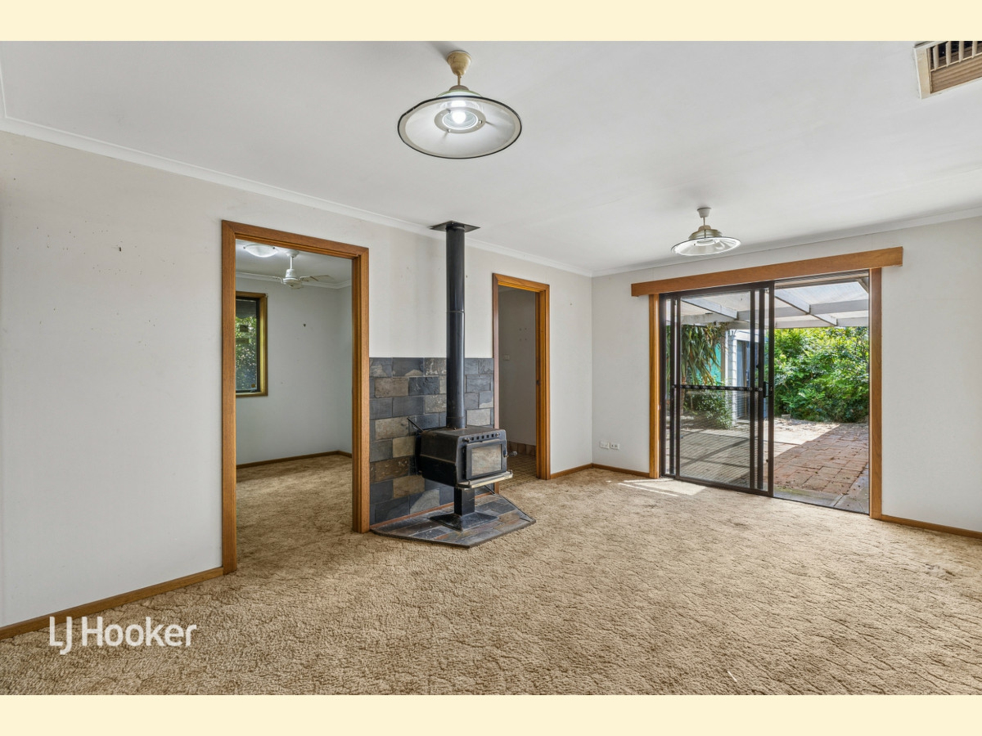 8 Vitana Court — photo 2 of 14