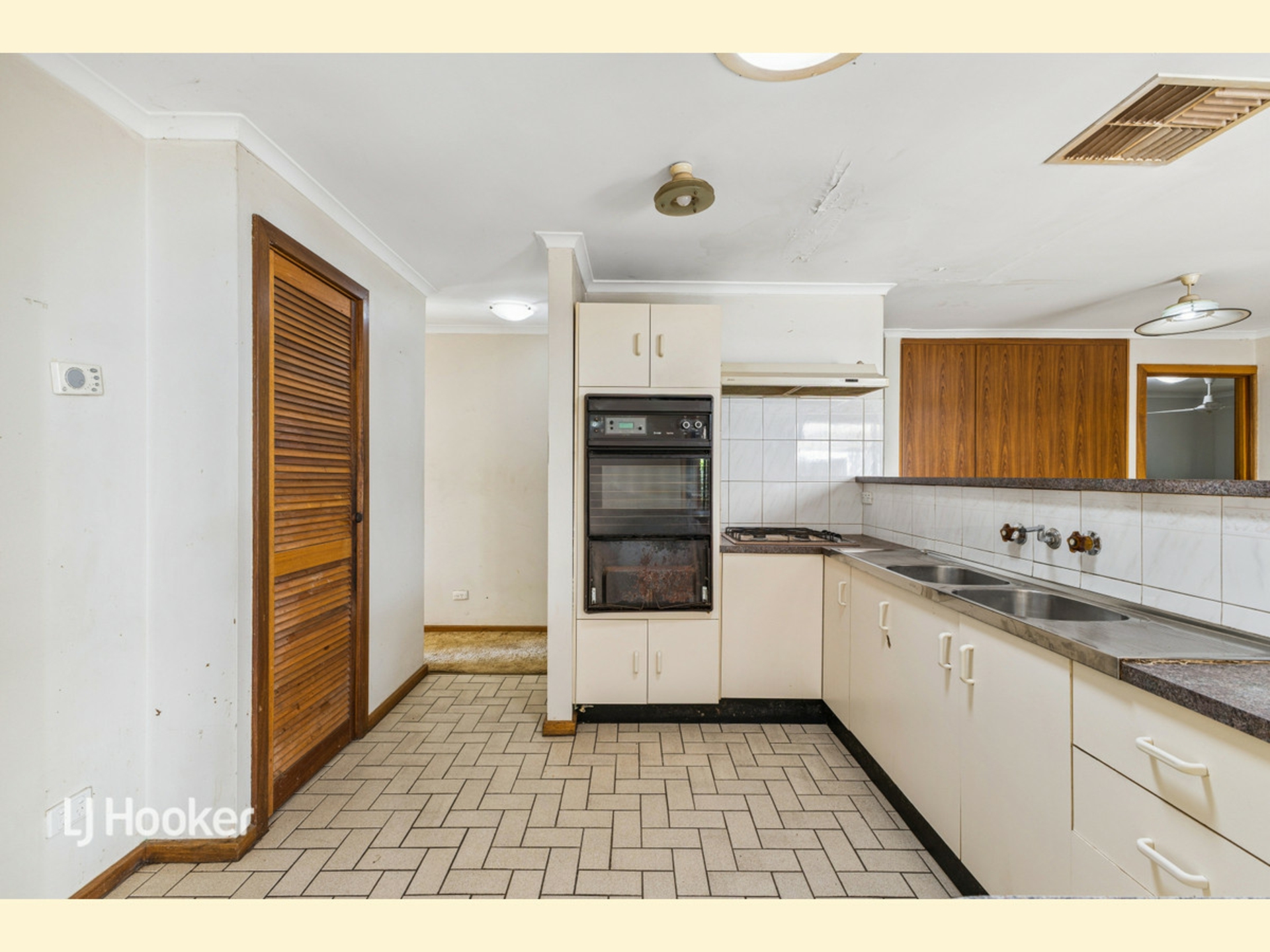 8 Vitana Court — photo 6 of 14