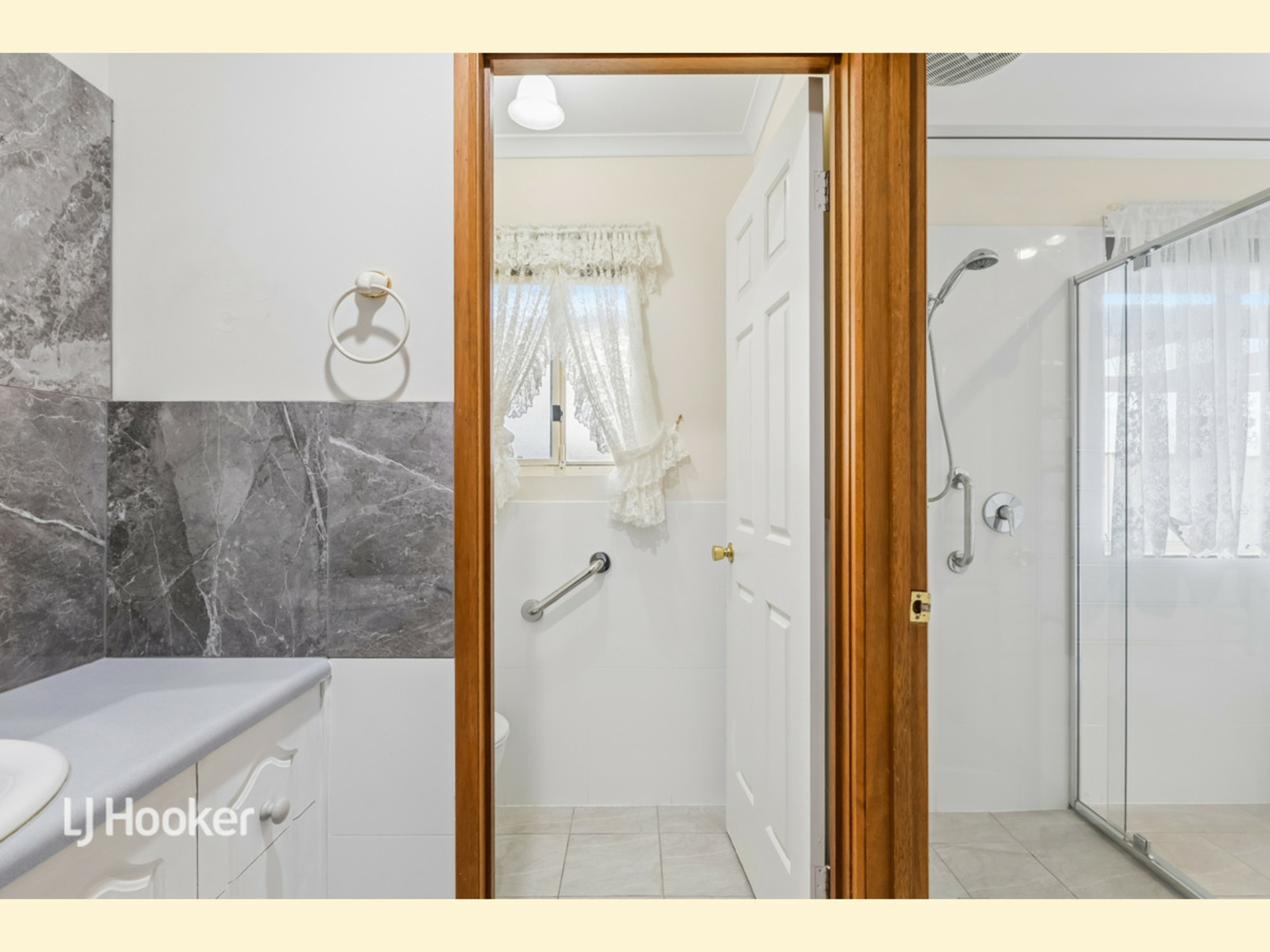 21 Somerset Grove — photo 4 of 13