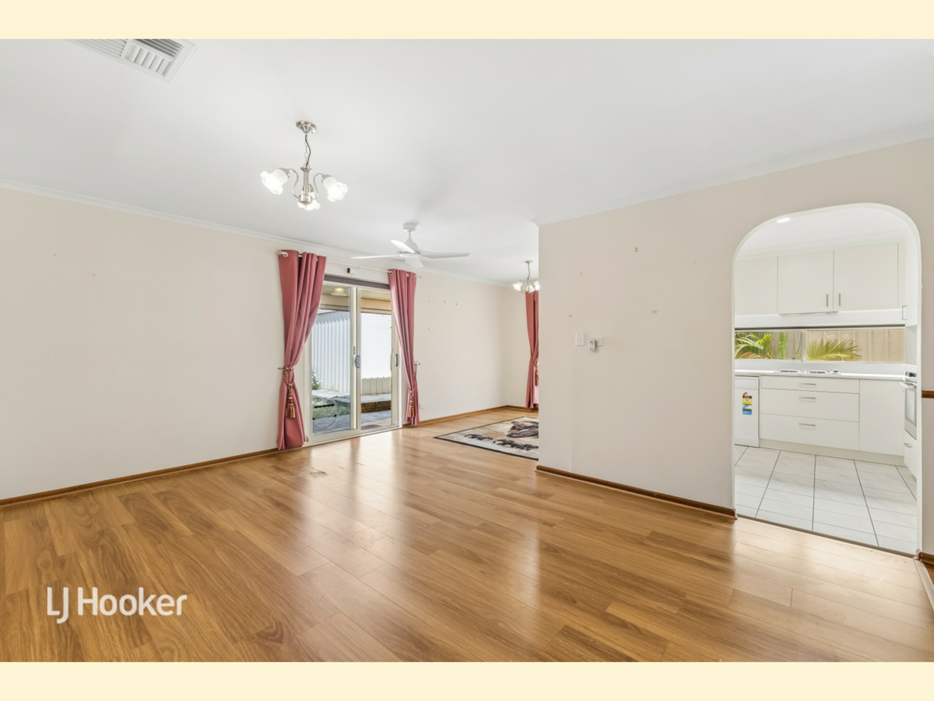 21 Somerset Grove — photo 8 of 13