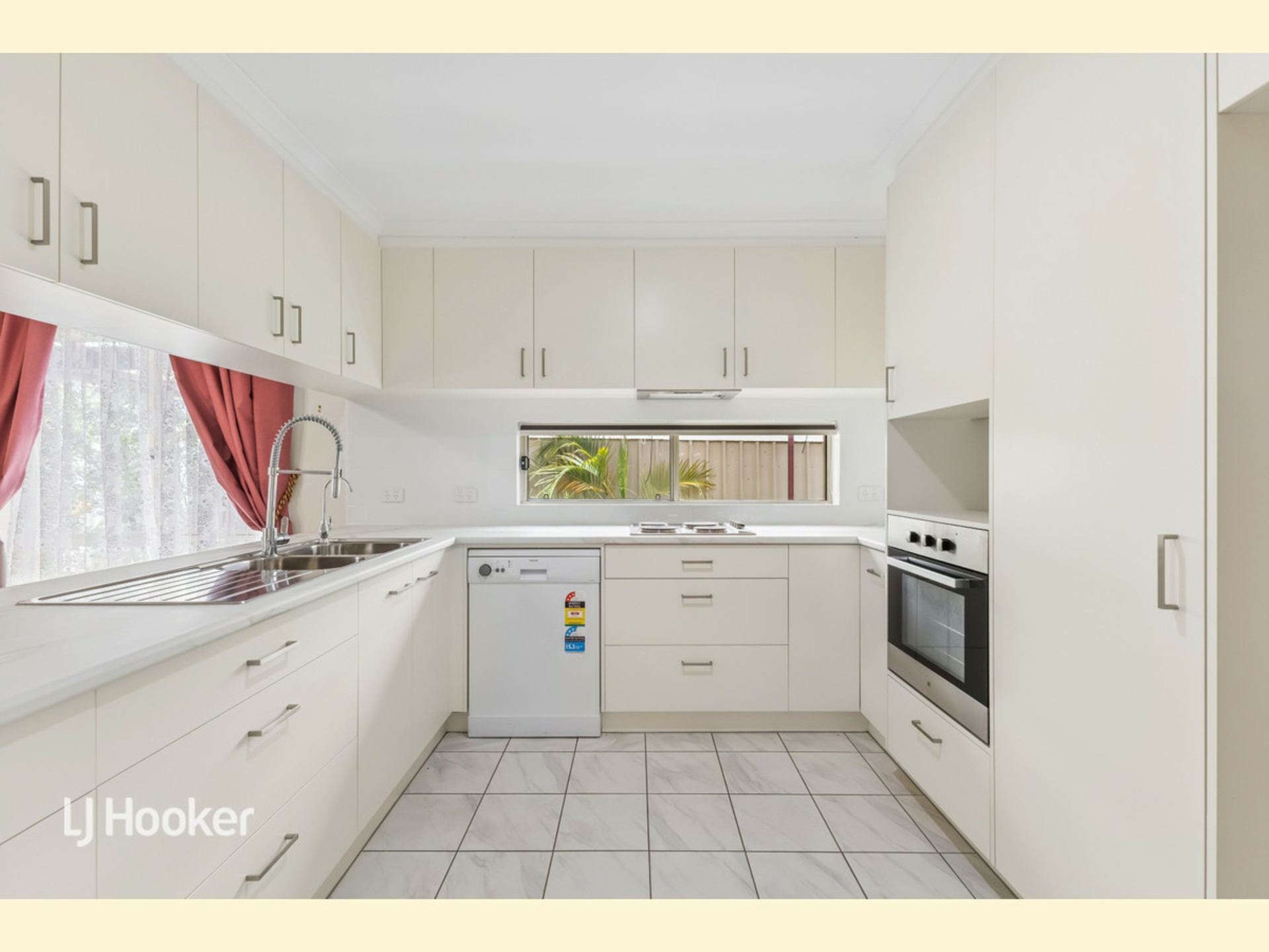 21 Somerset Grove — photo 10 of 13