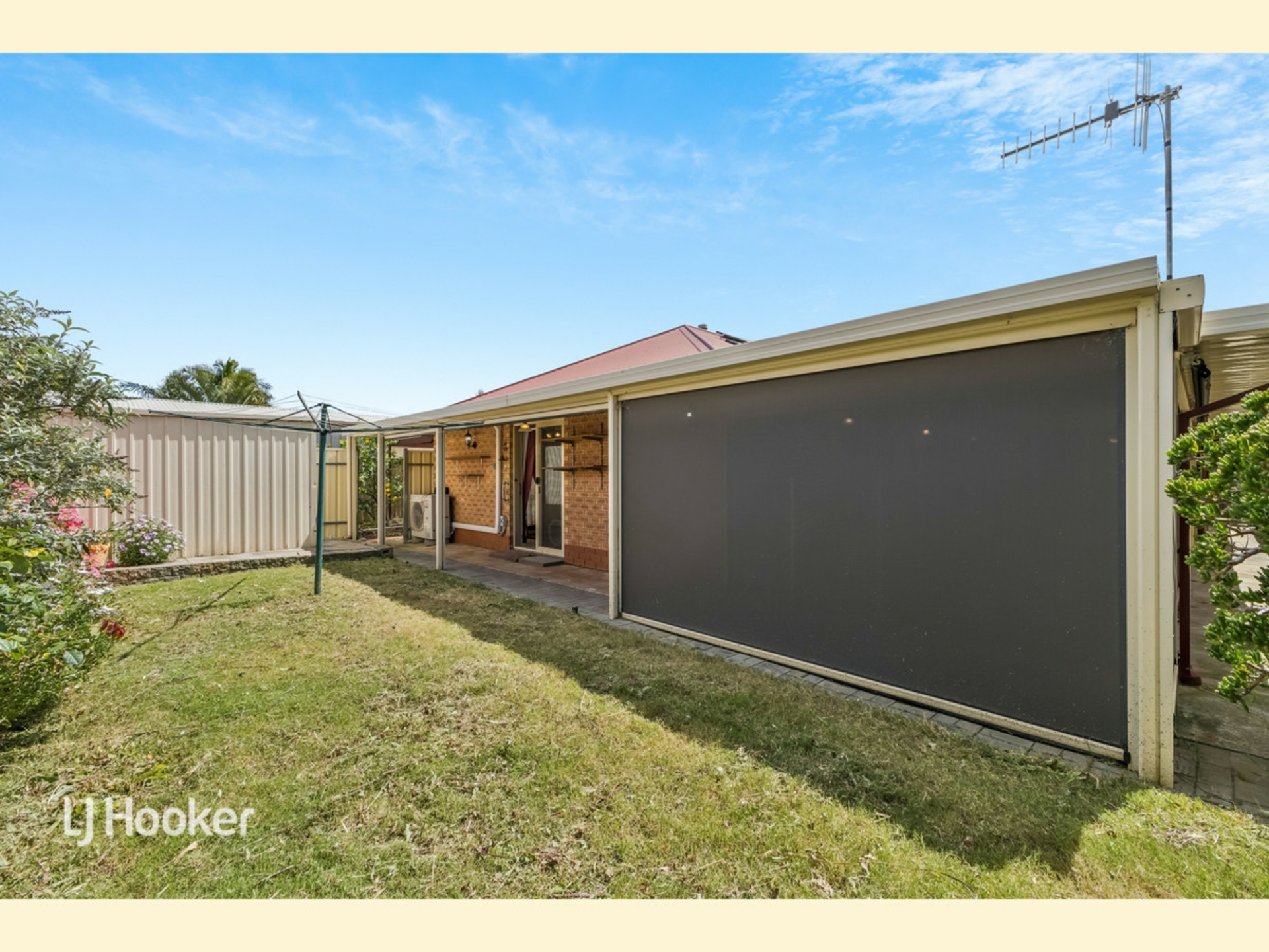21 Somerset Grove — photo 12 of 13