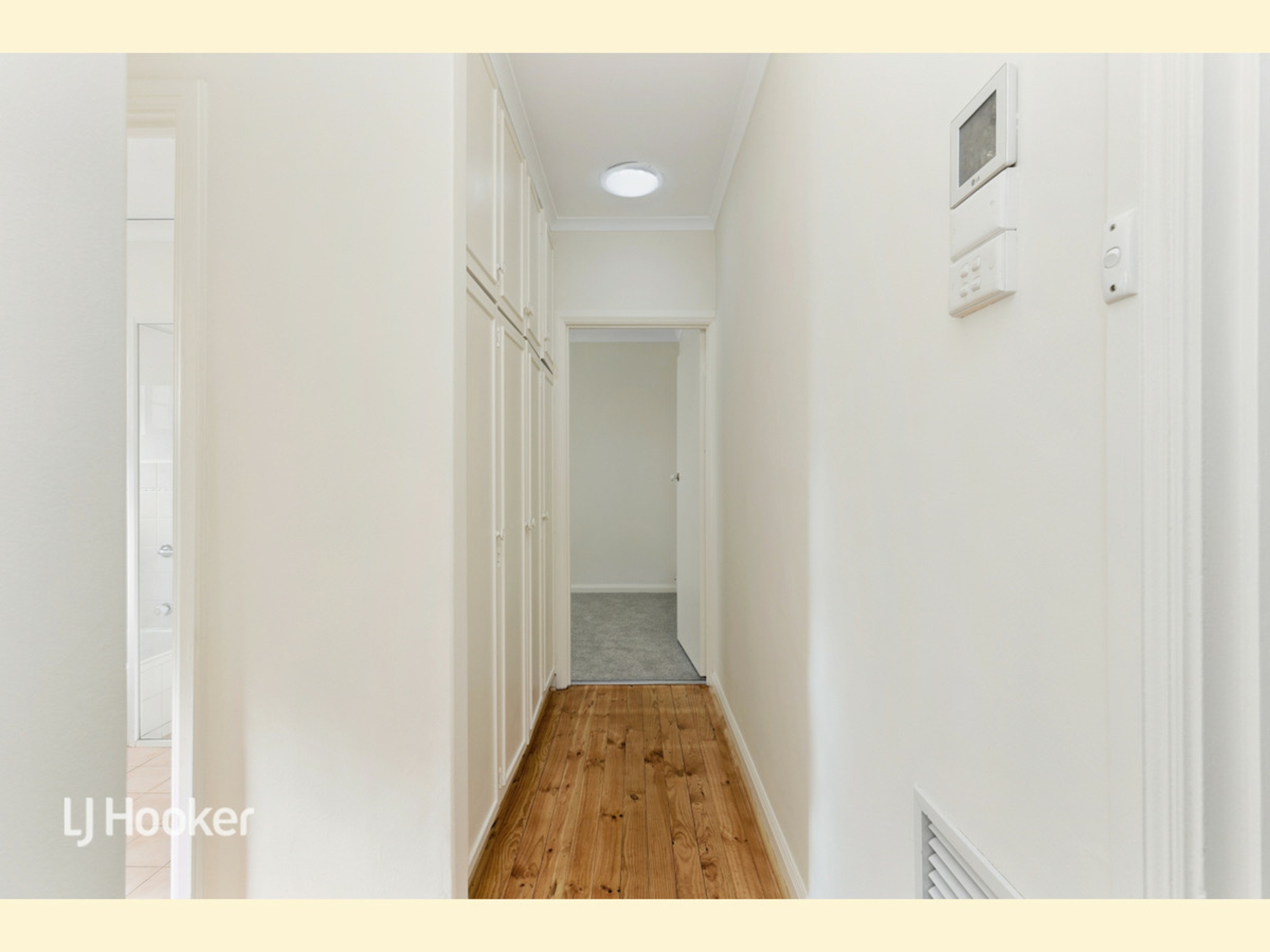 3/9 Christie Avenue — photo 7 of 10