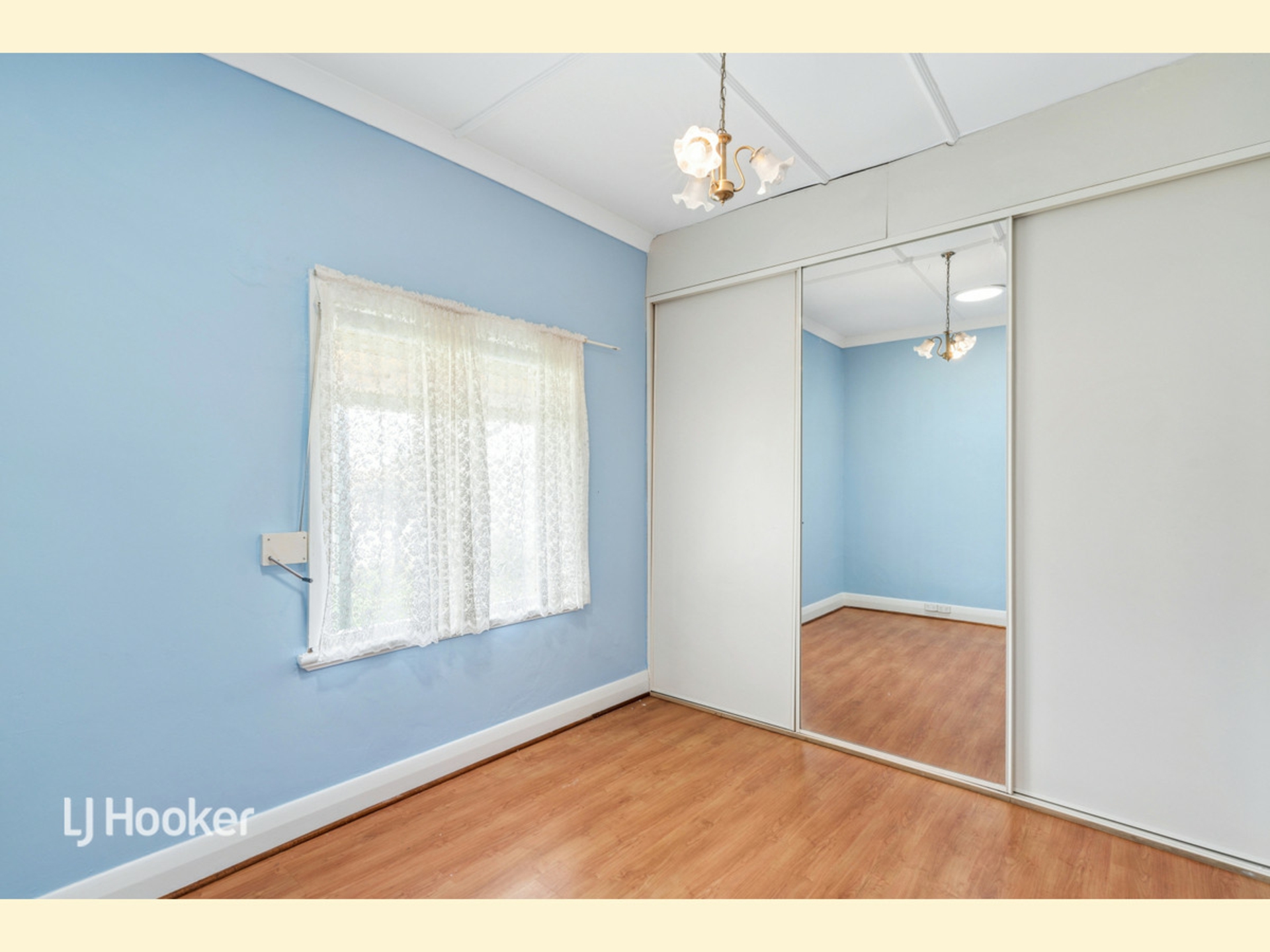723 Marion Road — photo 5 of 10