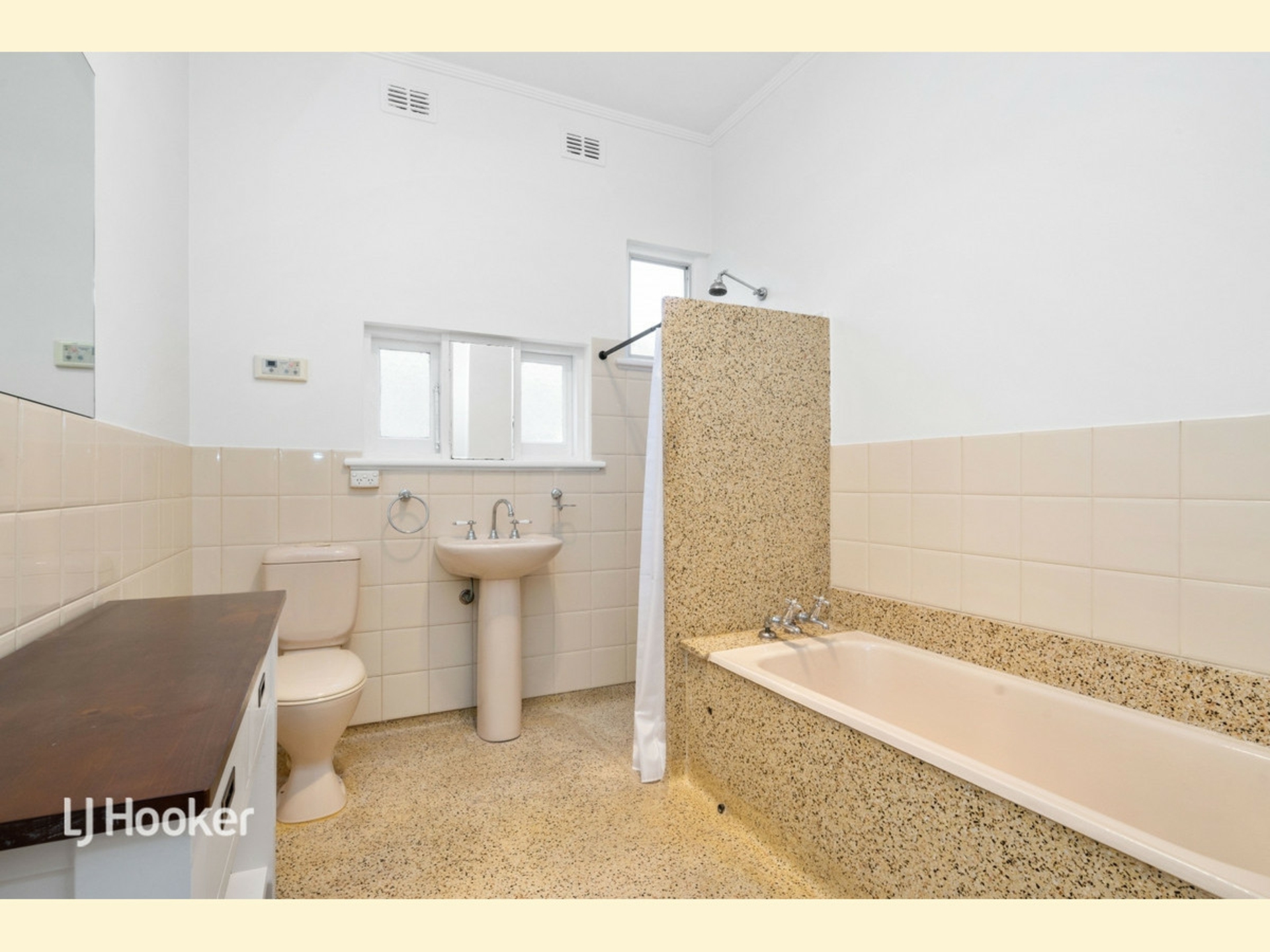 89 College Road — photo 11 of 11