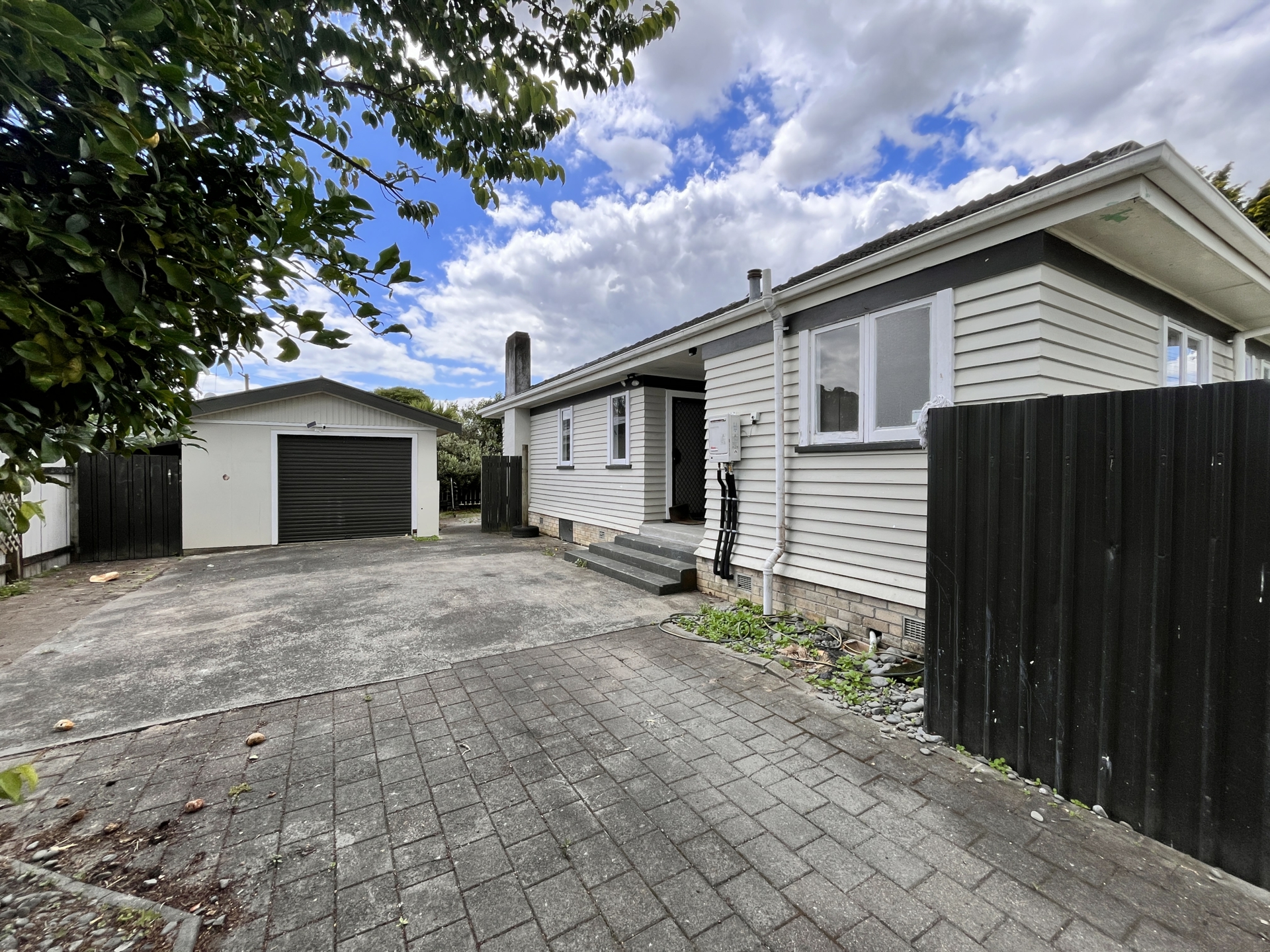 26 Odette Street, BADER