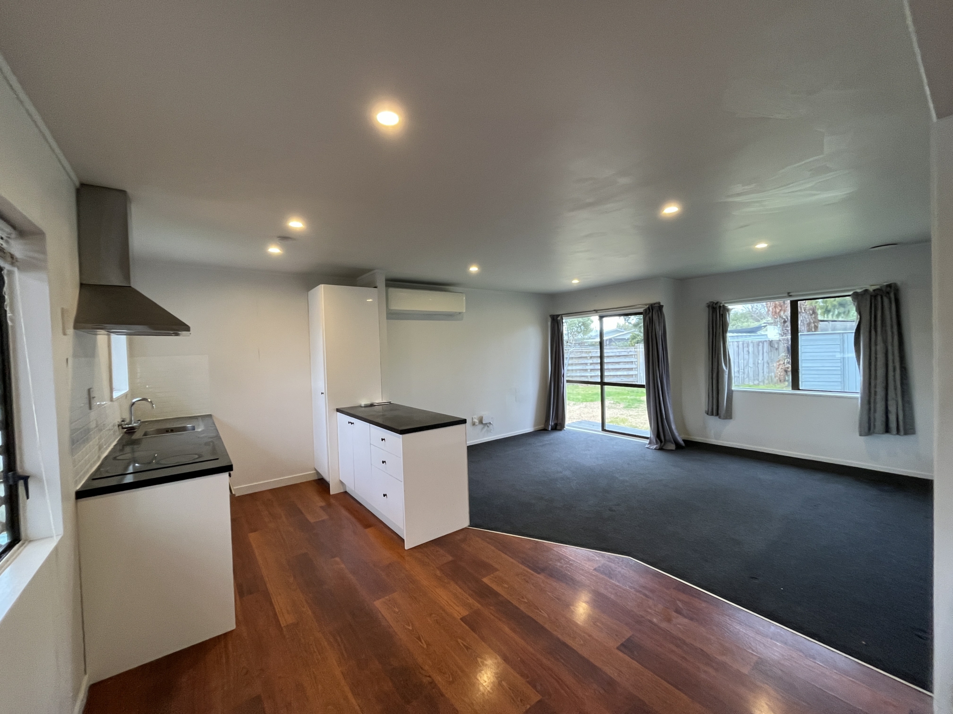 27 Divers Road, HOROTIU