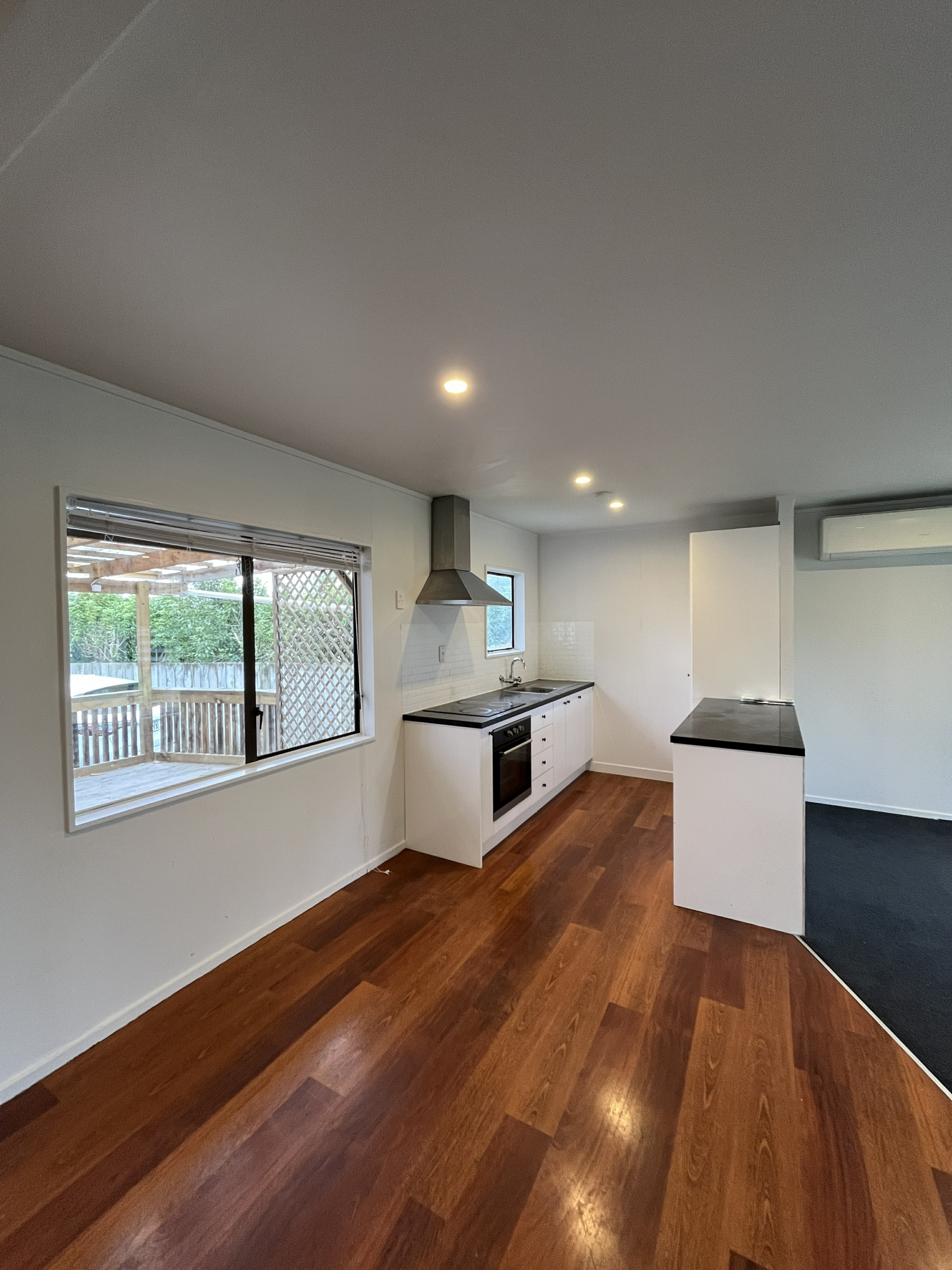 27 Divers Road, HOROTIU