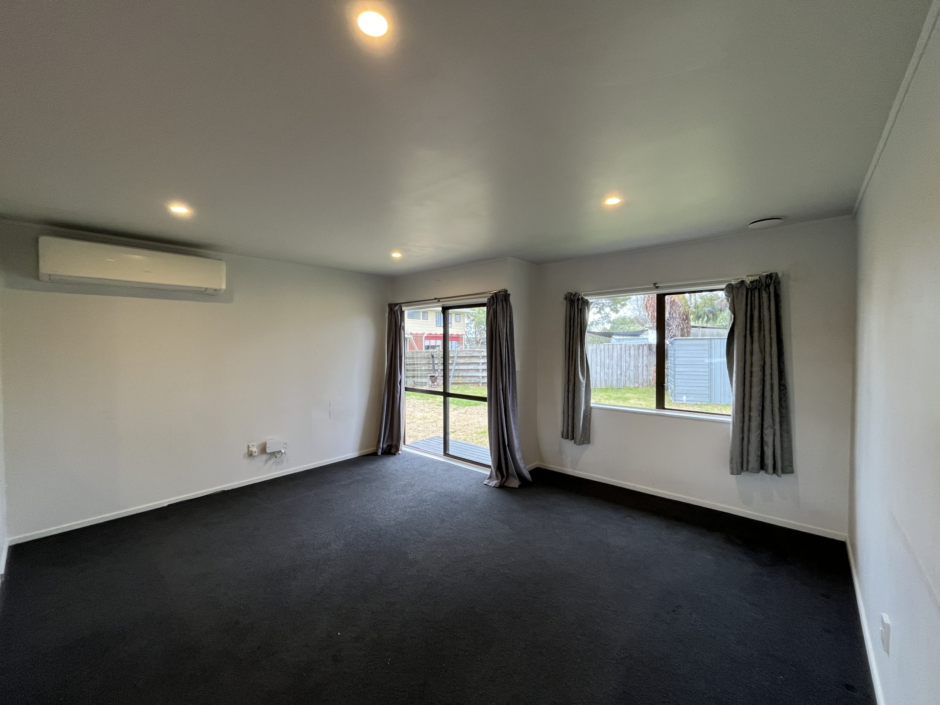27 Divers Road, HOROTIU