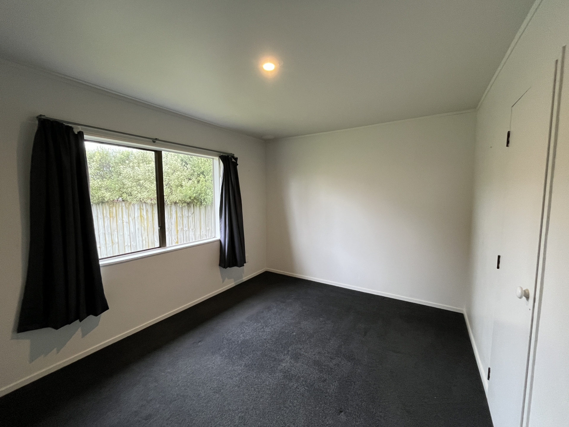 27 Divers Road, HOROTIU