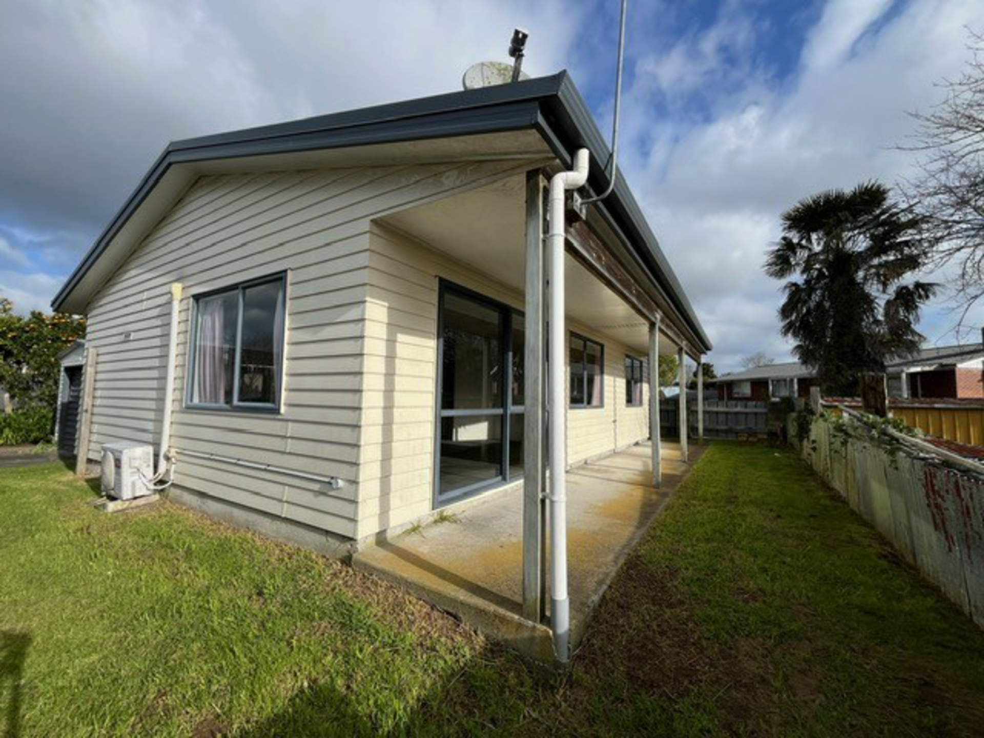 Huntly, 3700