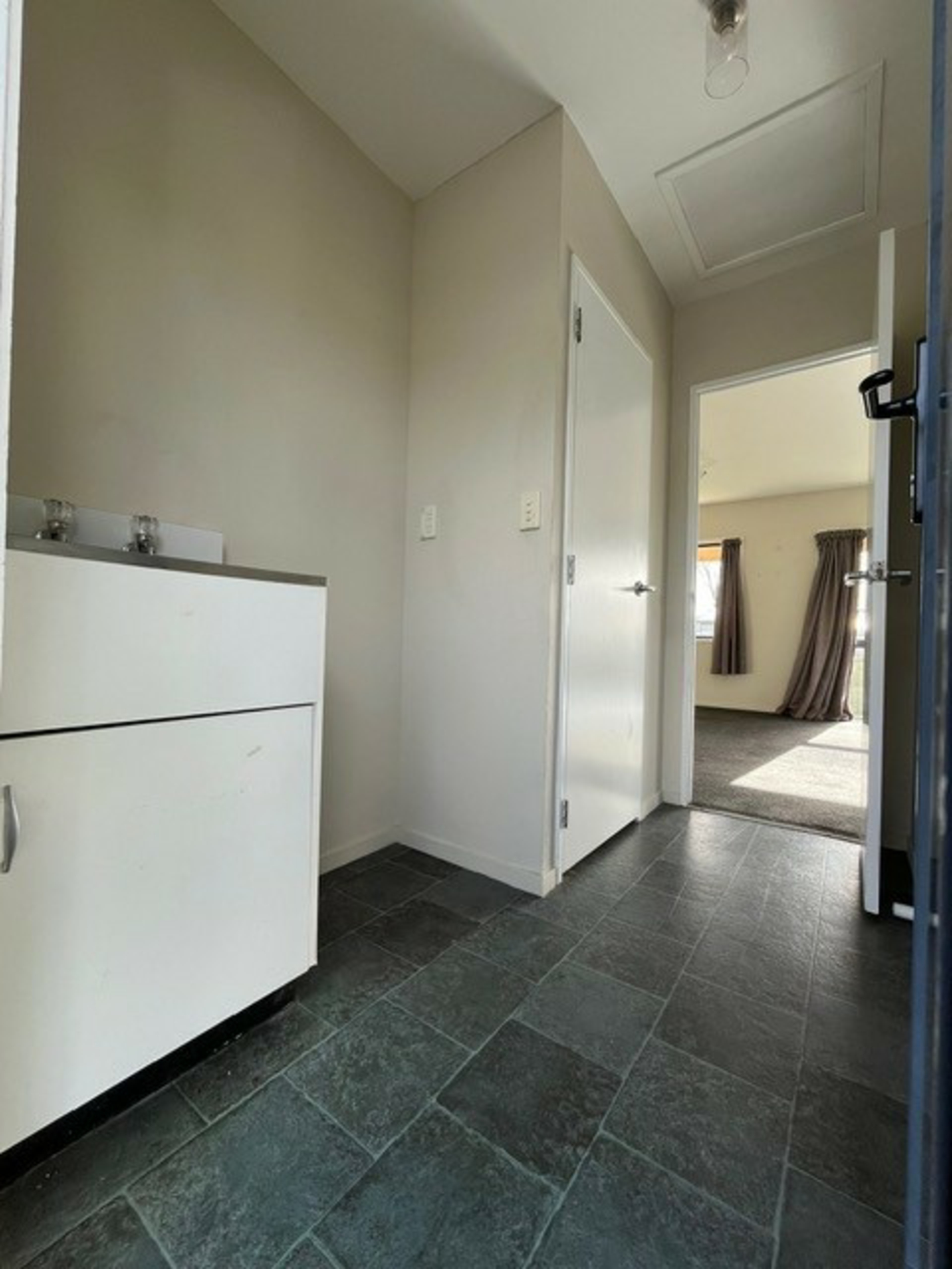 Huntly, 3700