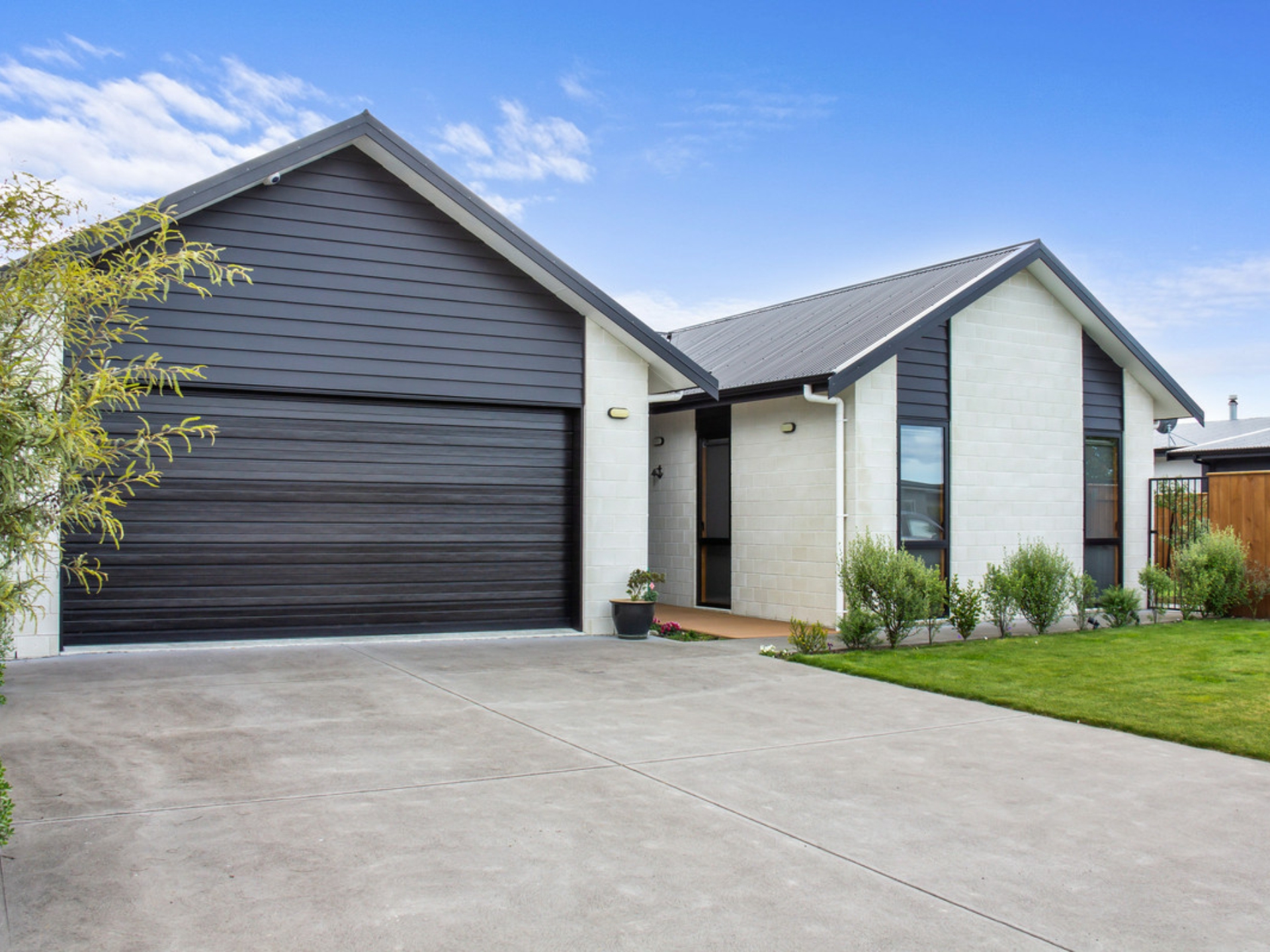 17 Plains Avenue, MASTERTON