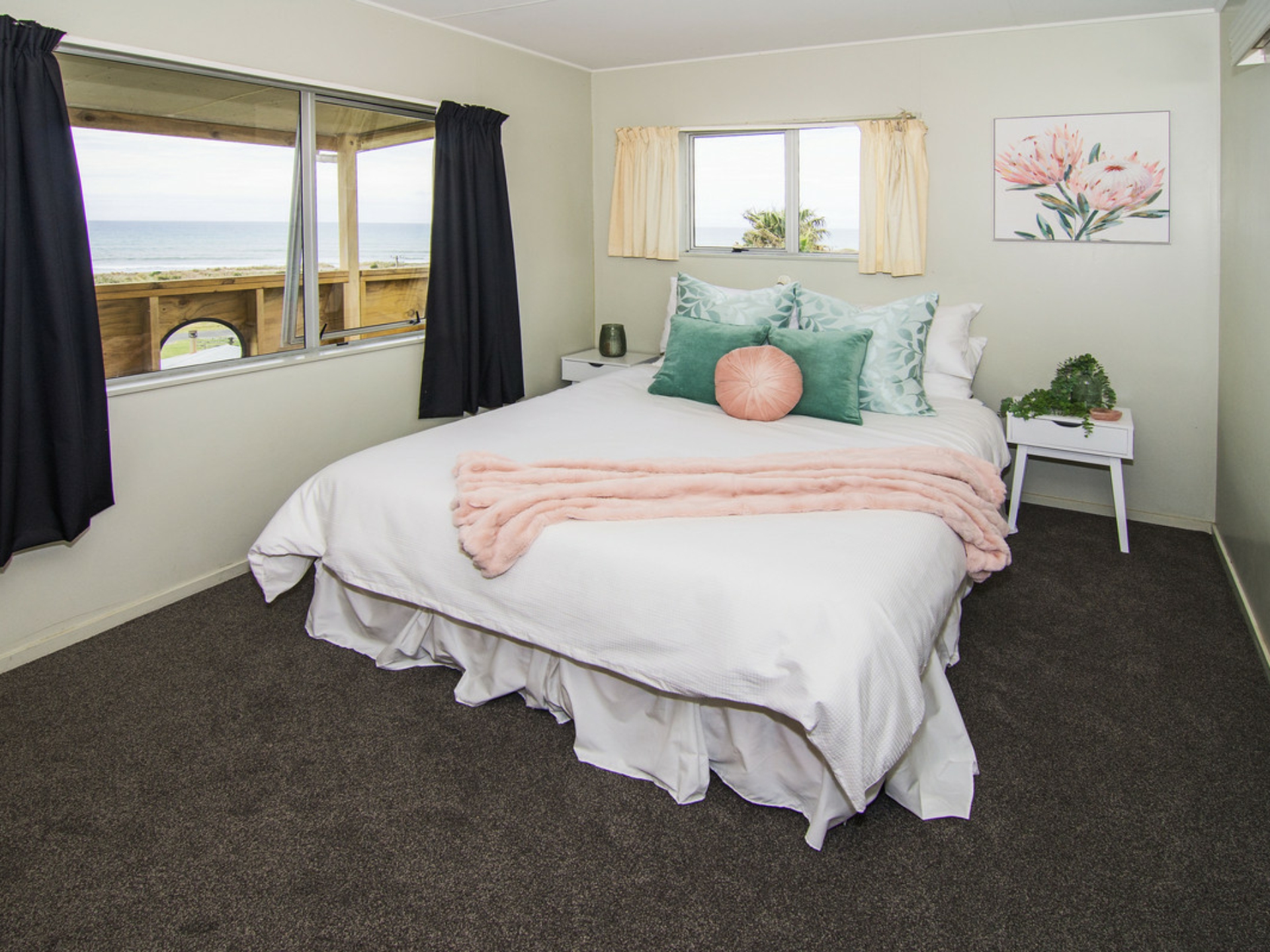 16 Sandy Bay Drive, CASTLEPOINT