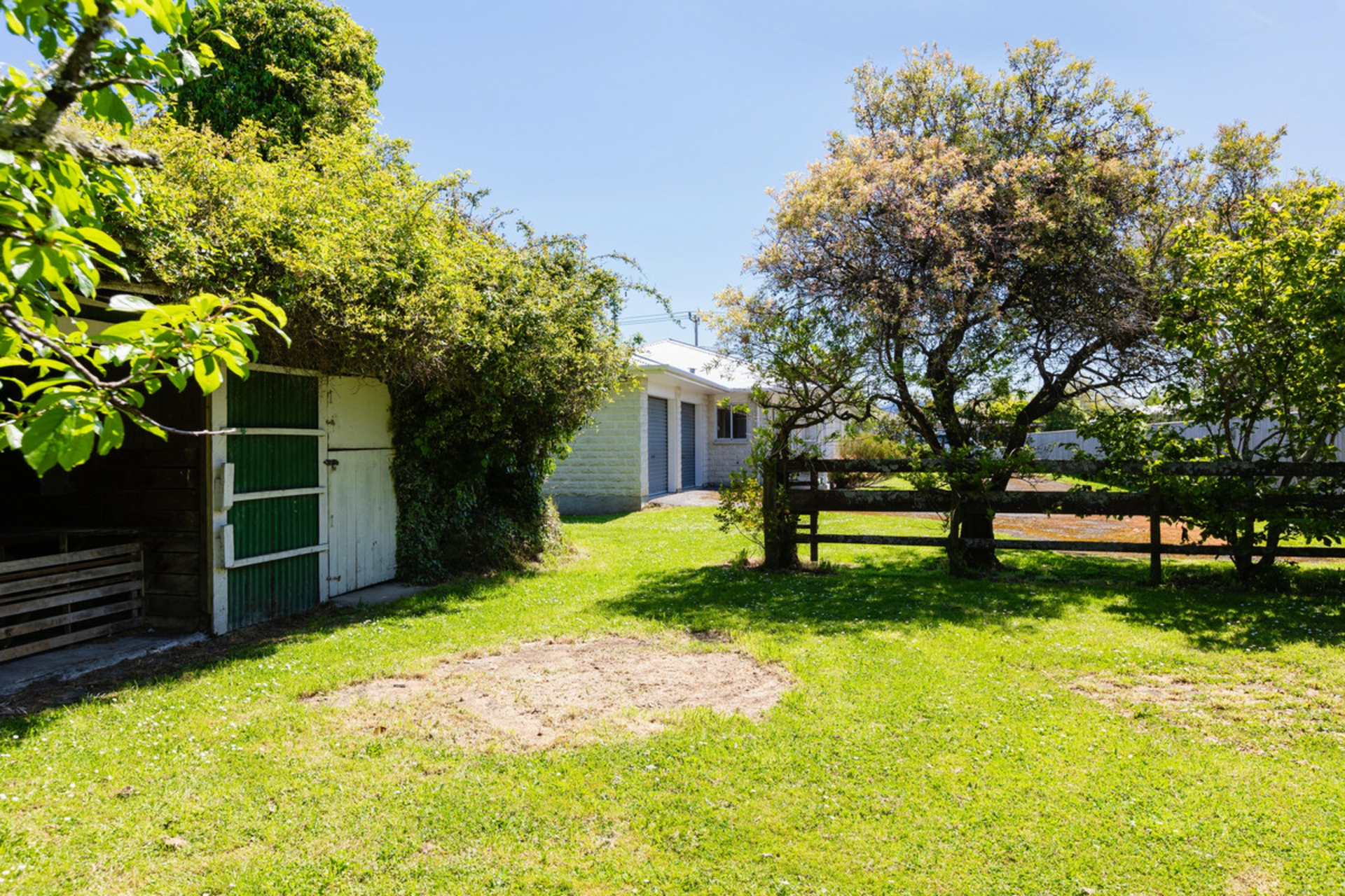 93A Harley Street, MASTERTON