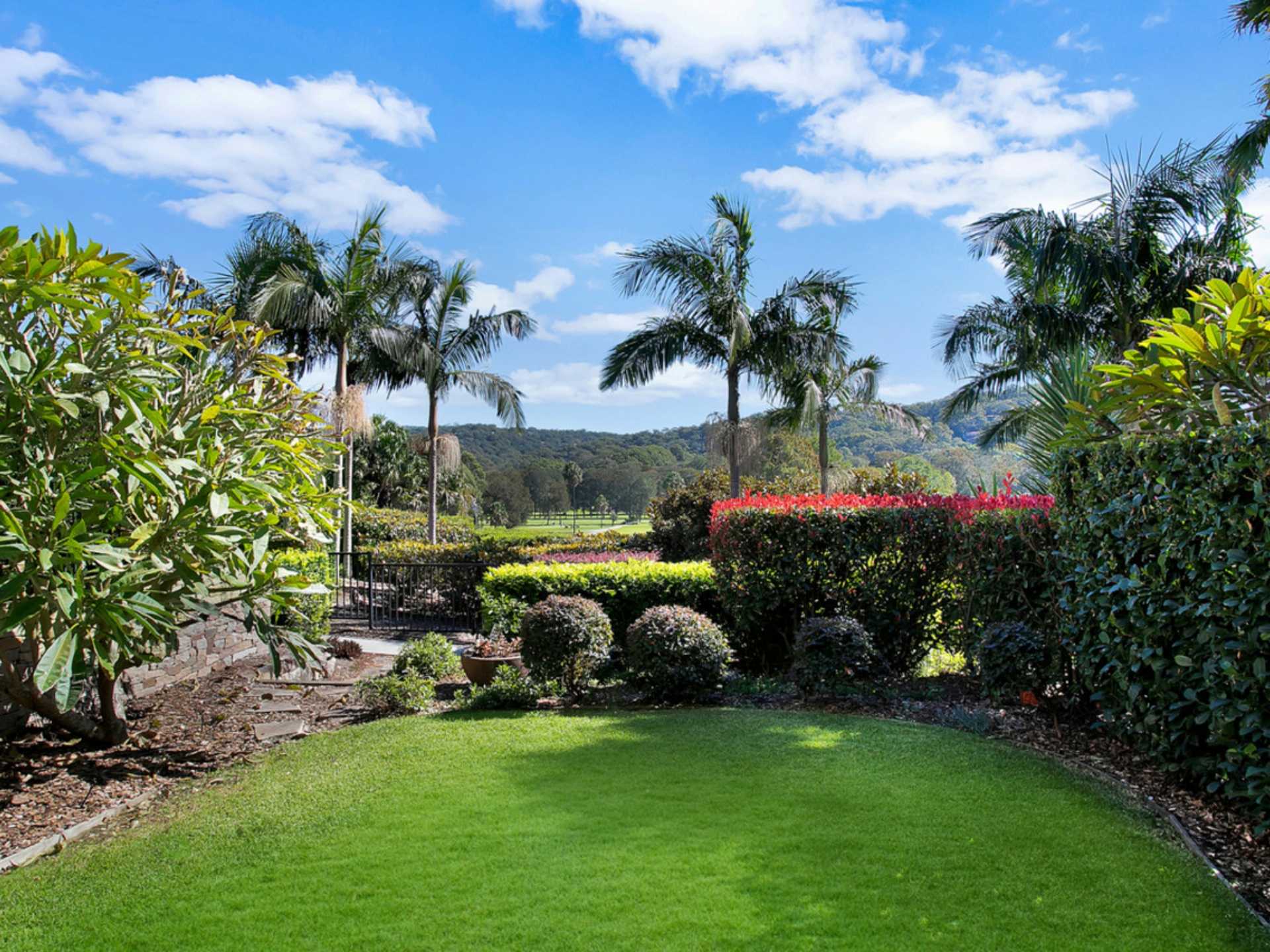 206/102 Darley Street West, MONA VALE