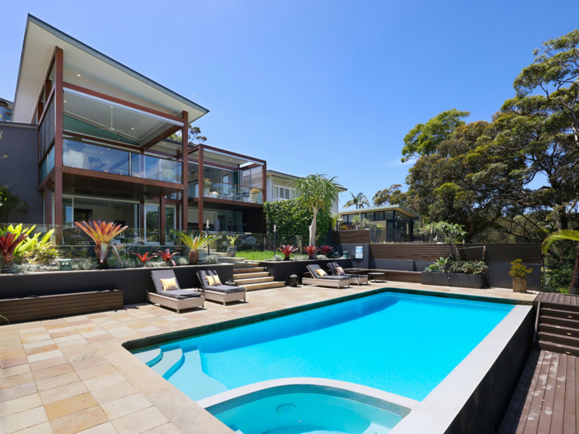 112 Crescent Road, NEWPORT