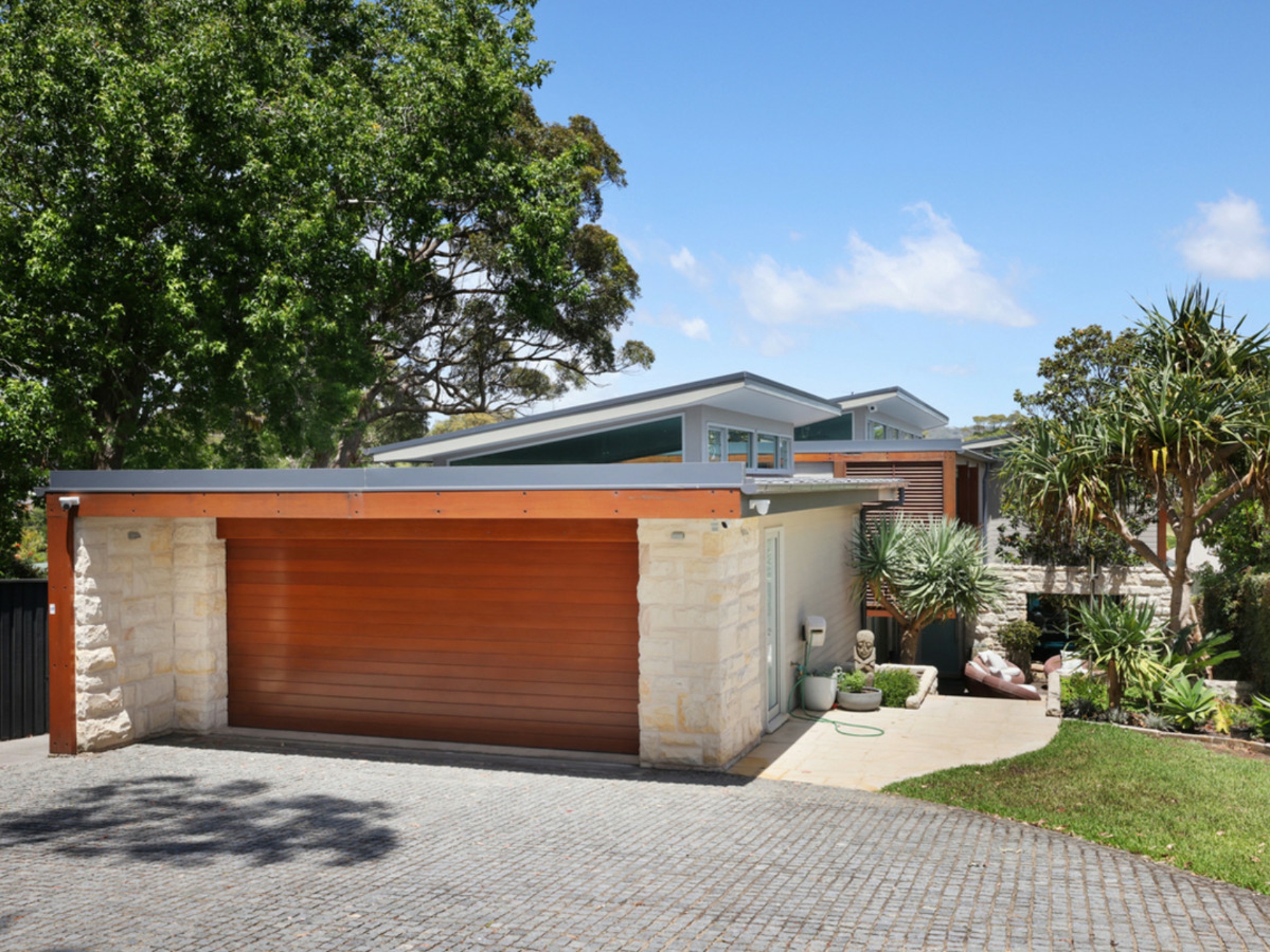 112 Crescent Road, NEWPORT
