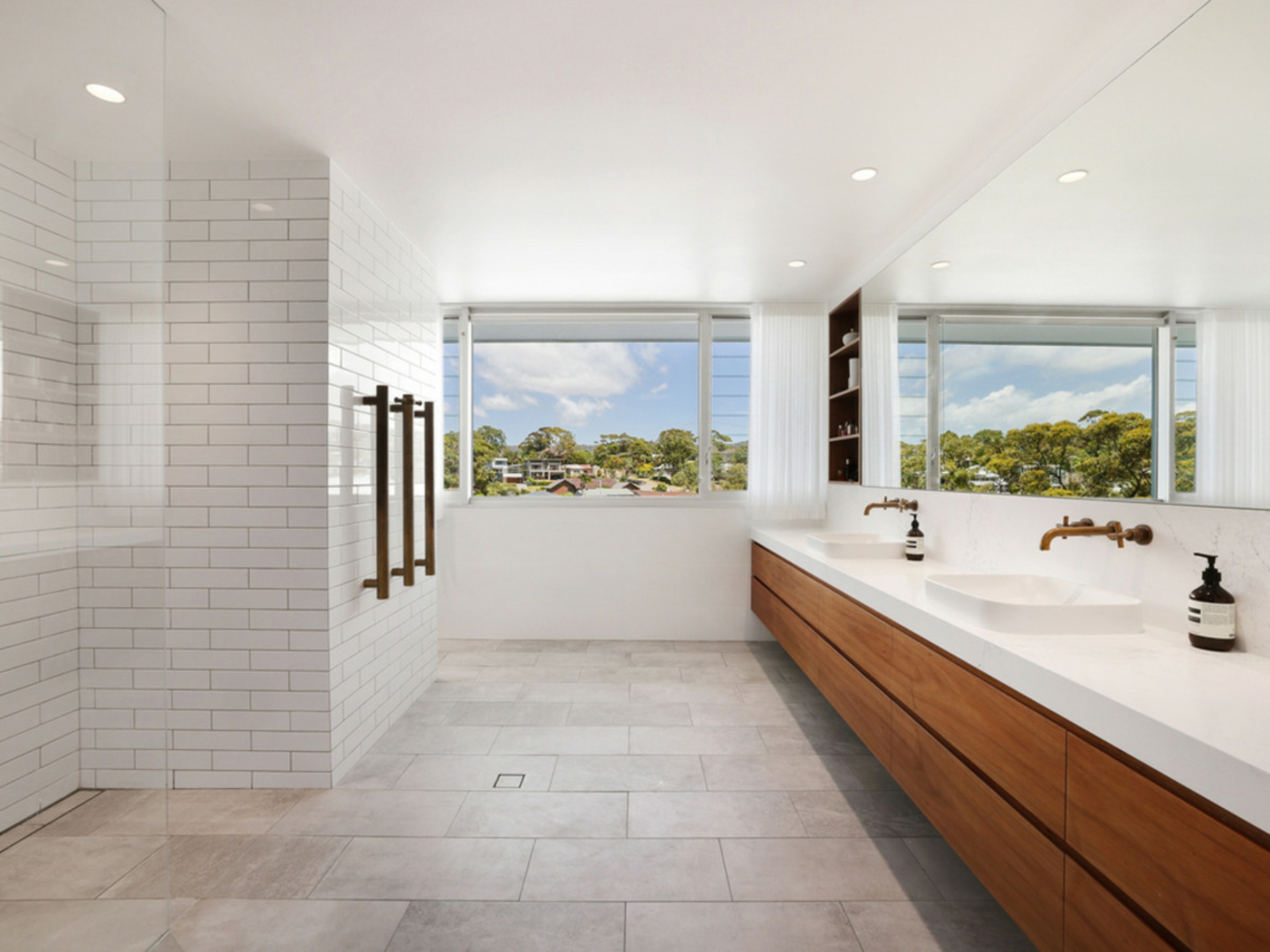 112 Crescent Road, NEWPORT