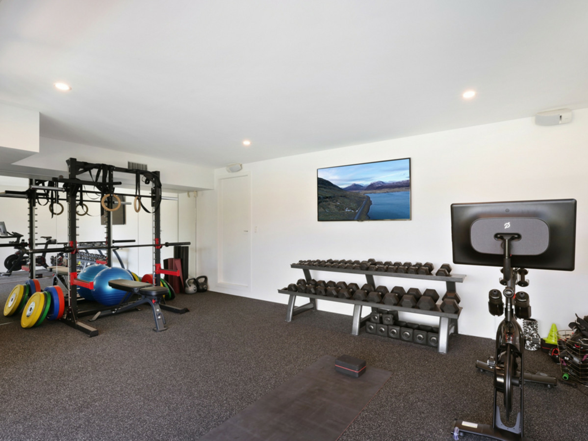 112 Crescent Road, NEWPORT