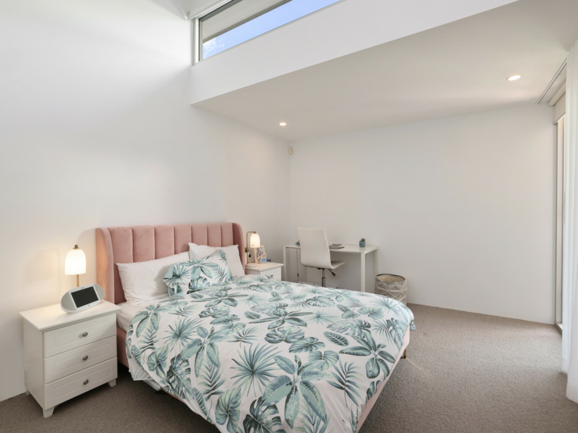 112 Crescent Road, NEWPORT