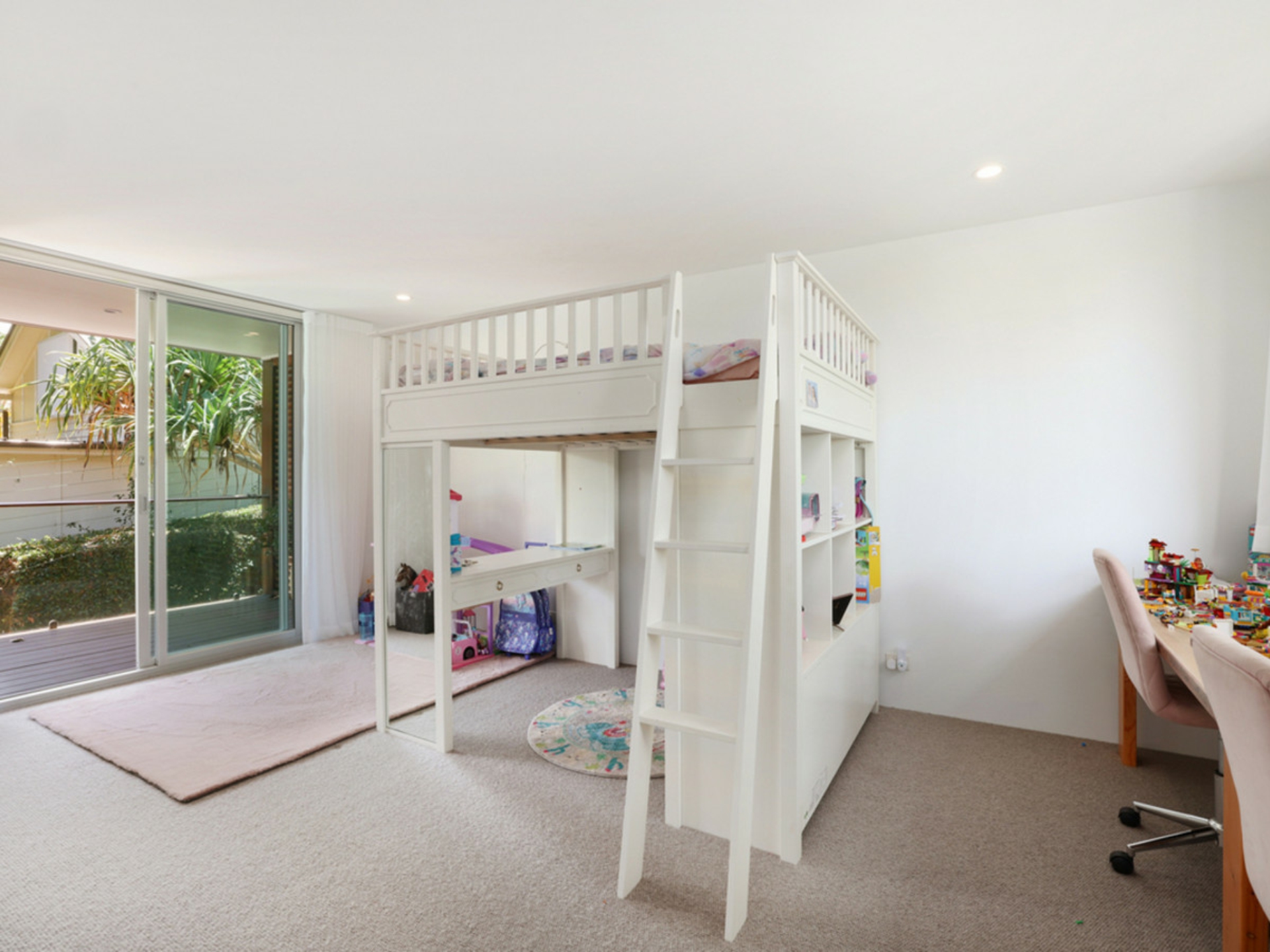 112 Crescent Road, NEWPORT