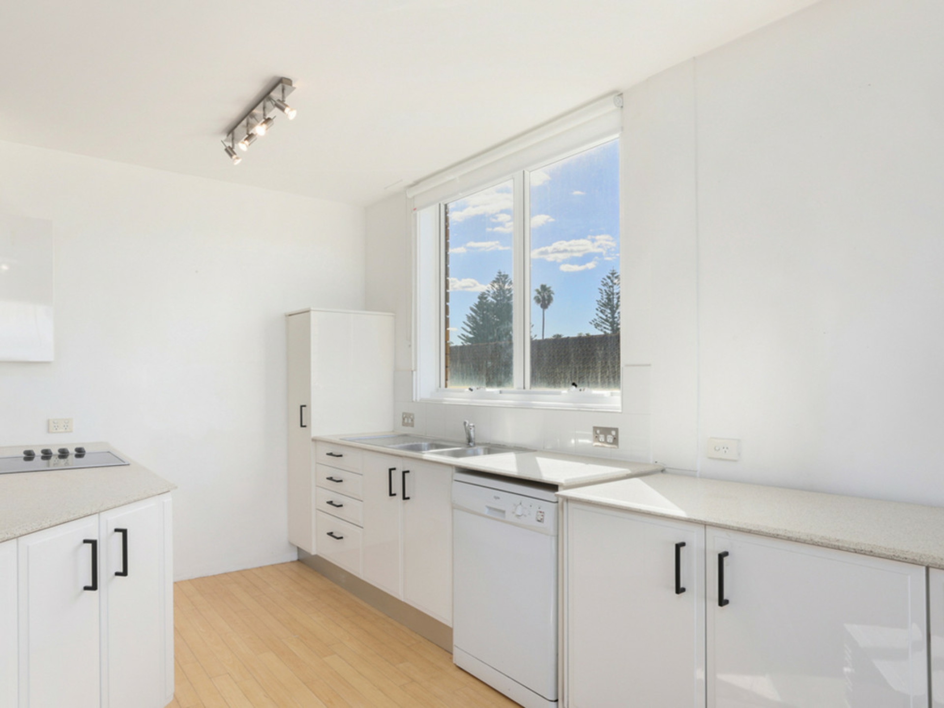11/35 Surfview Road, MONA VALE