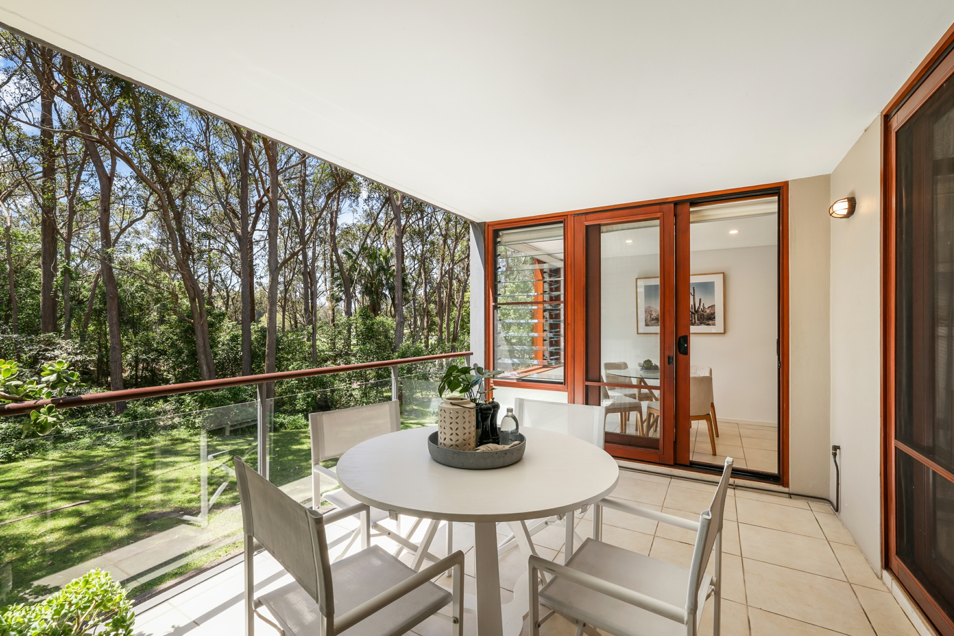 4/50 Parkland Road — photo 2 of 6