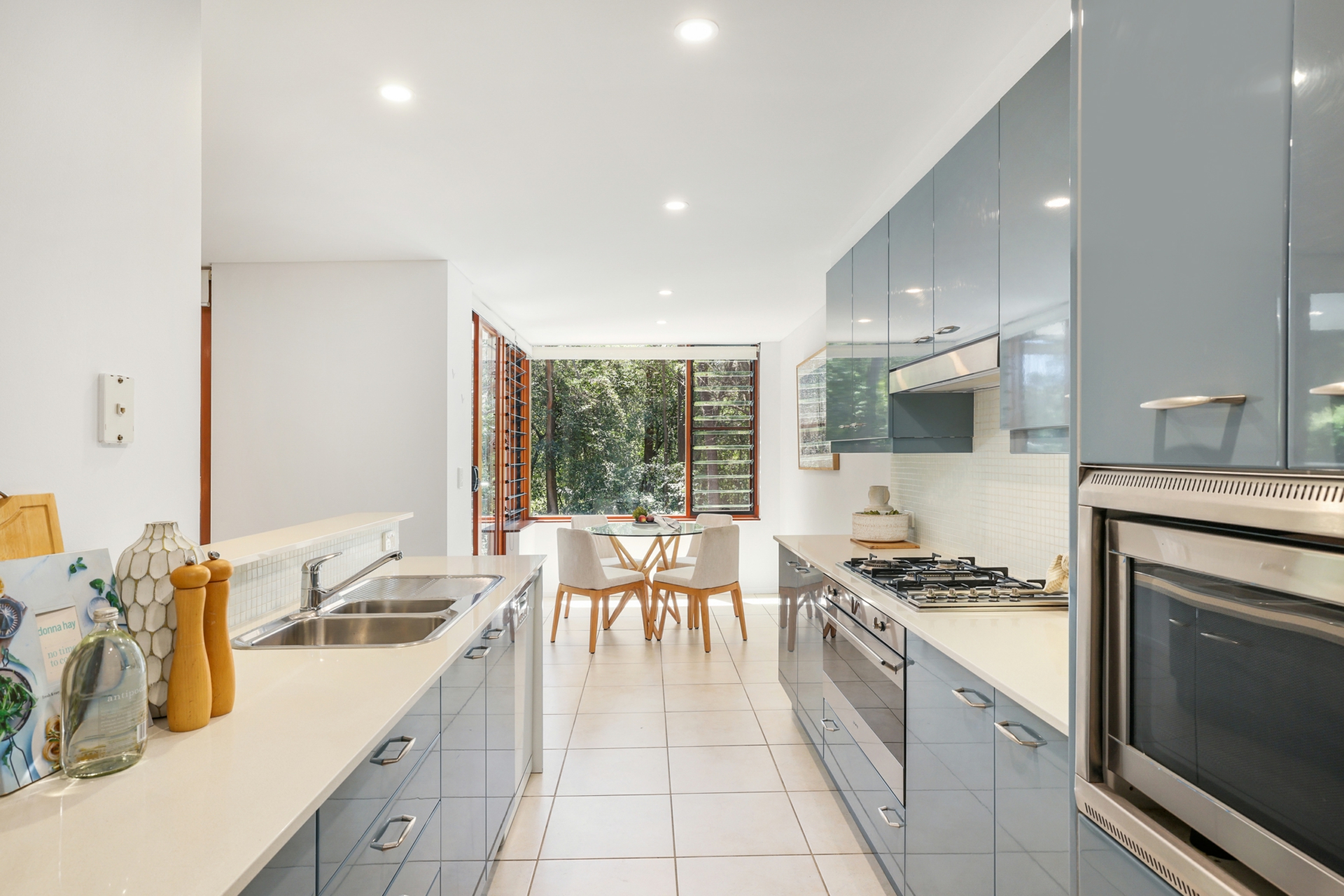 4/50 Parkland Road — photo 3 of 6