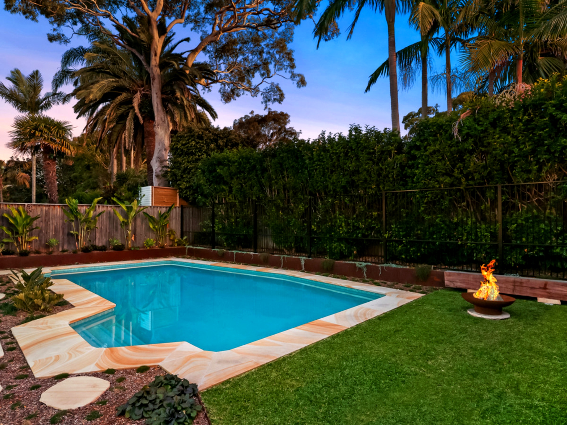 25 Rednal Street, MONA VALE