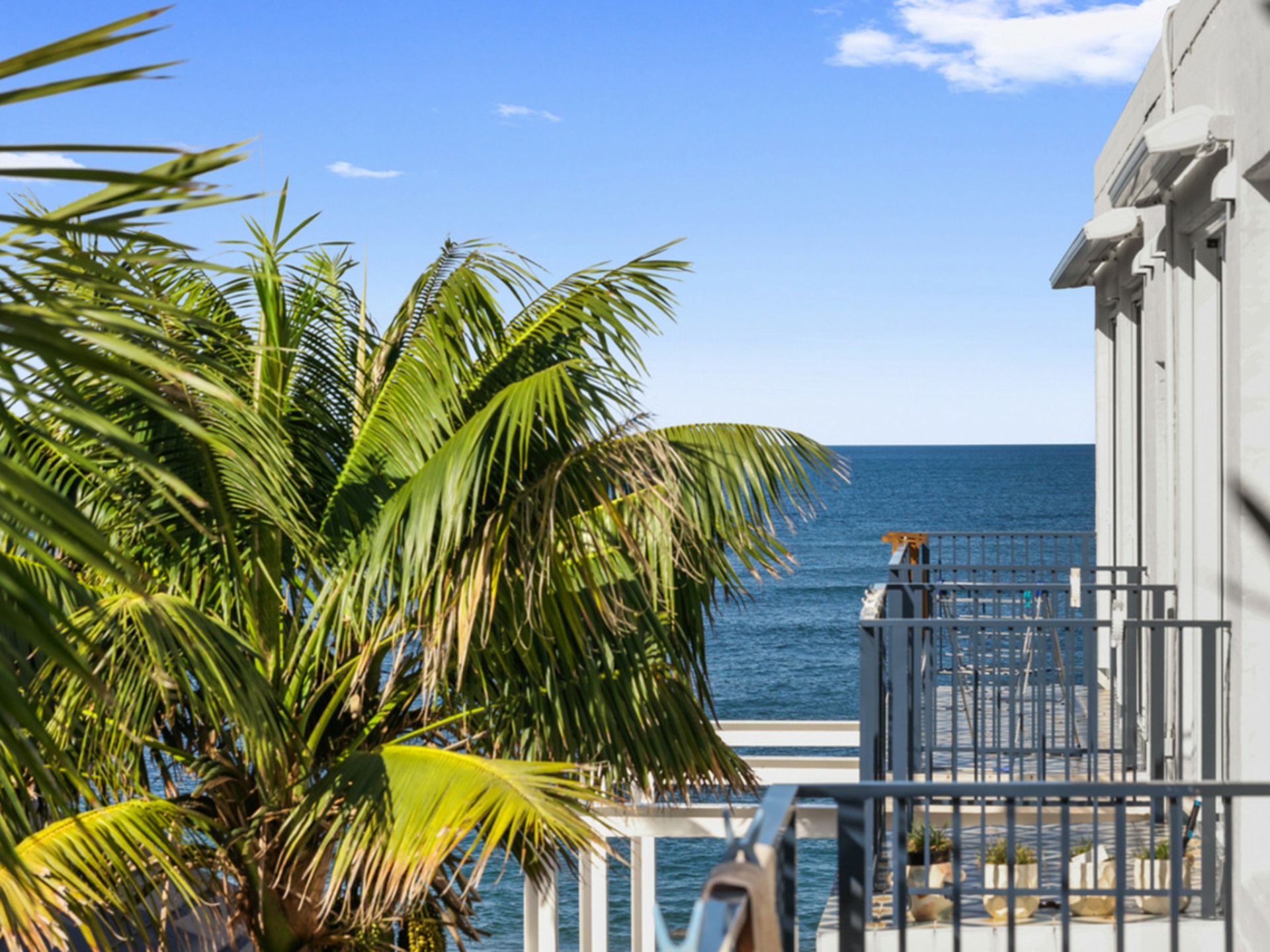 7/13 Surfview Road, MONA VALE