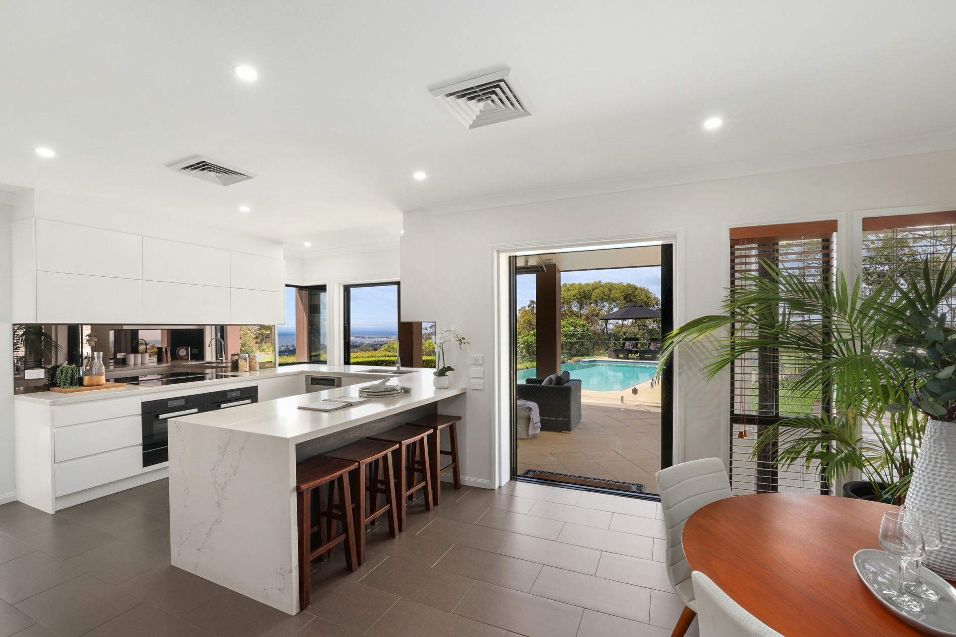 41 Laurel Road West, INGLESIDE