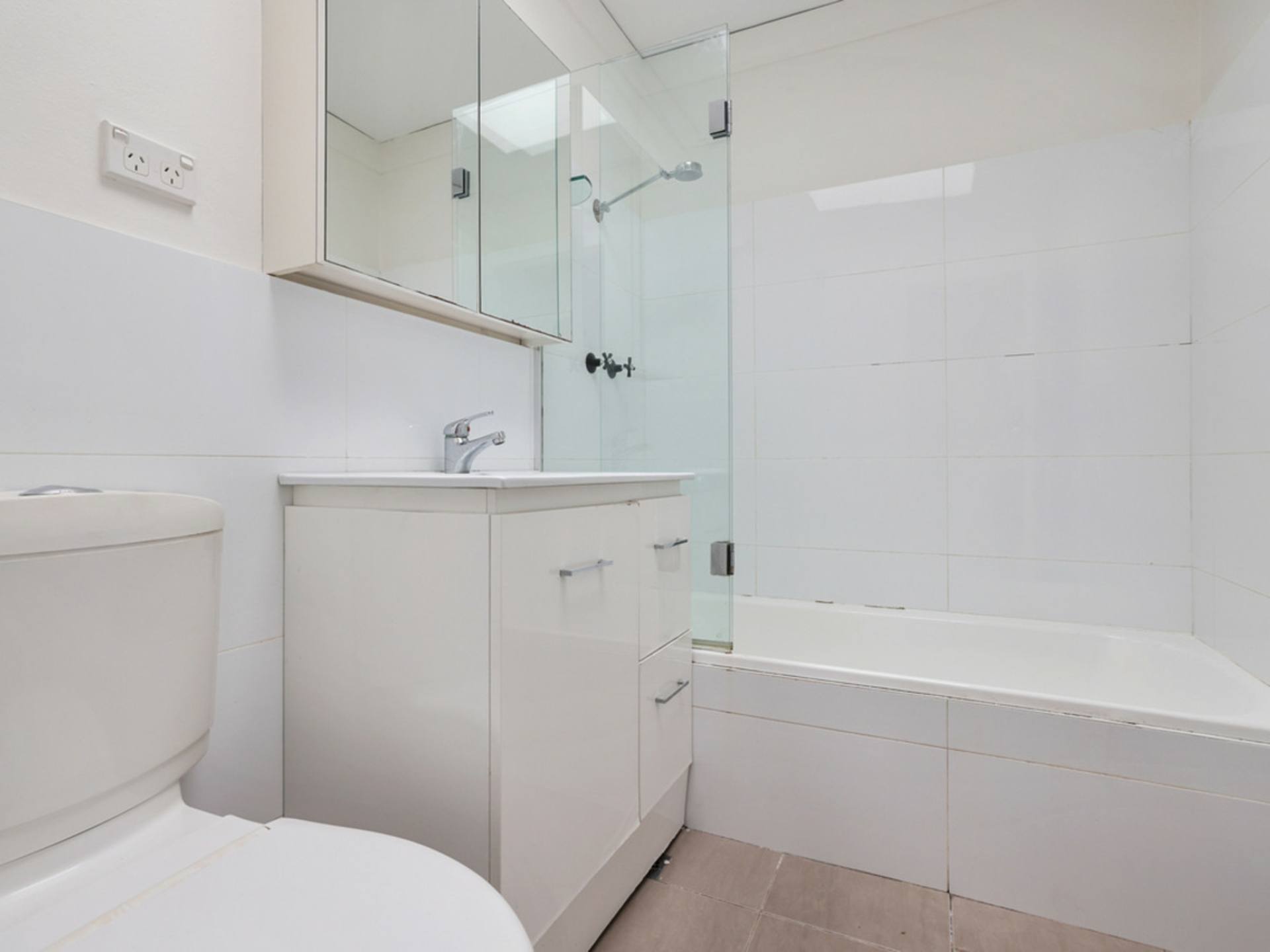 25a/14 Waratah Street, MONA VALE