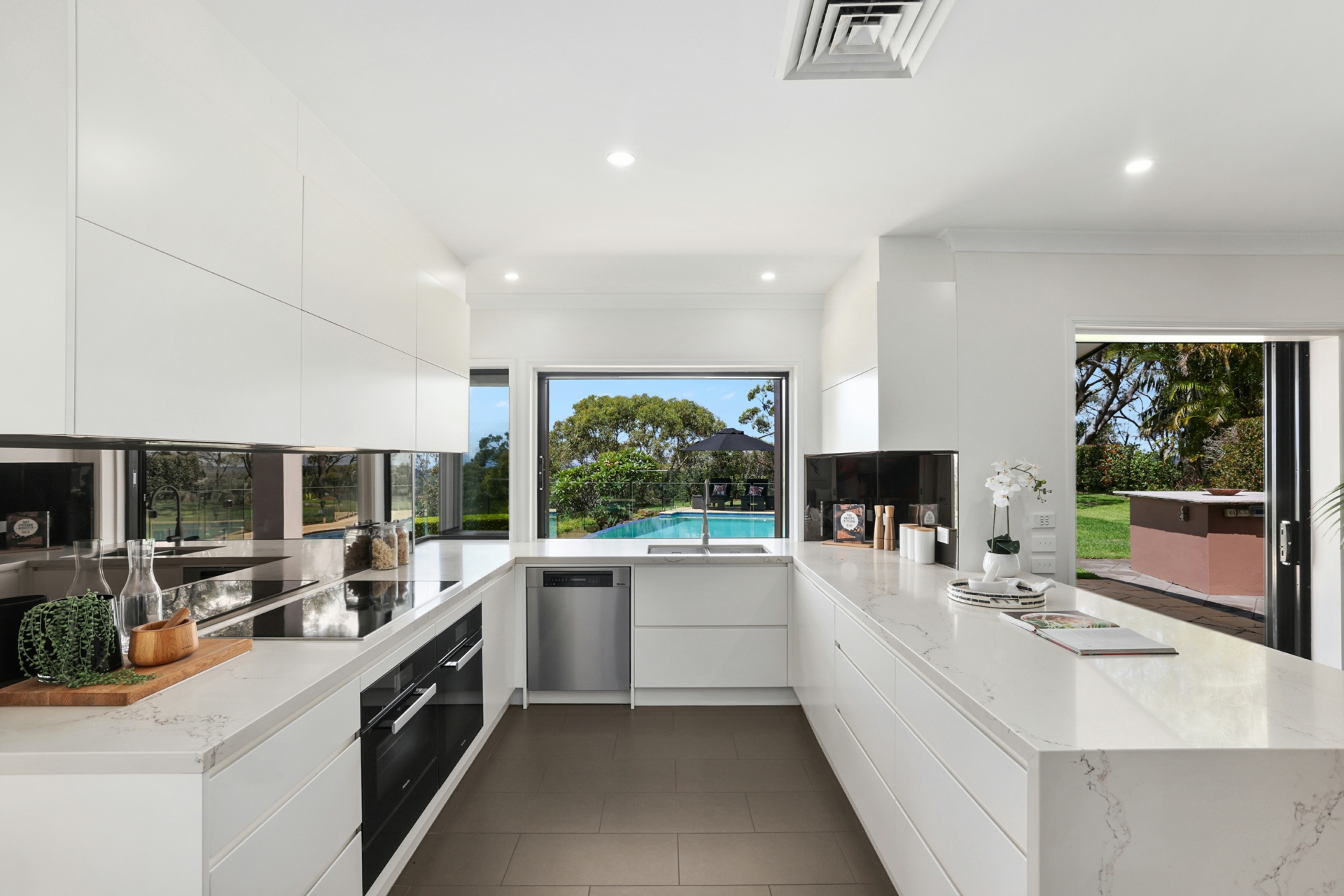 41 Laurel Road West, INGLESIDE