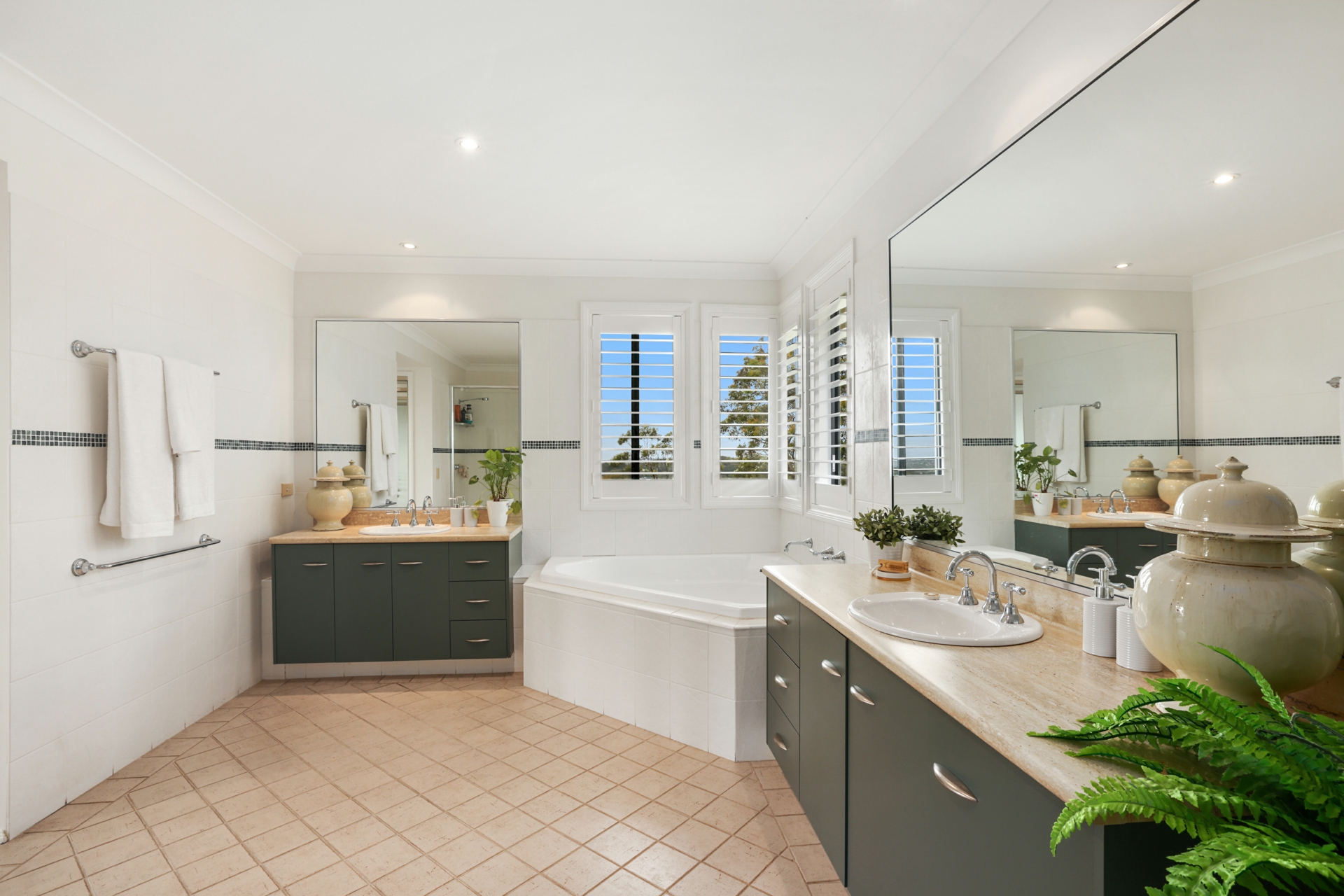 41 Laurel Road West, INGLESIDE