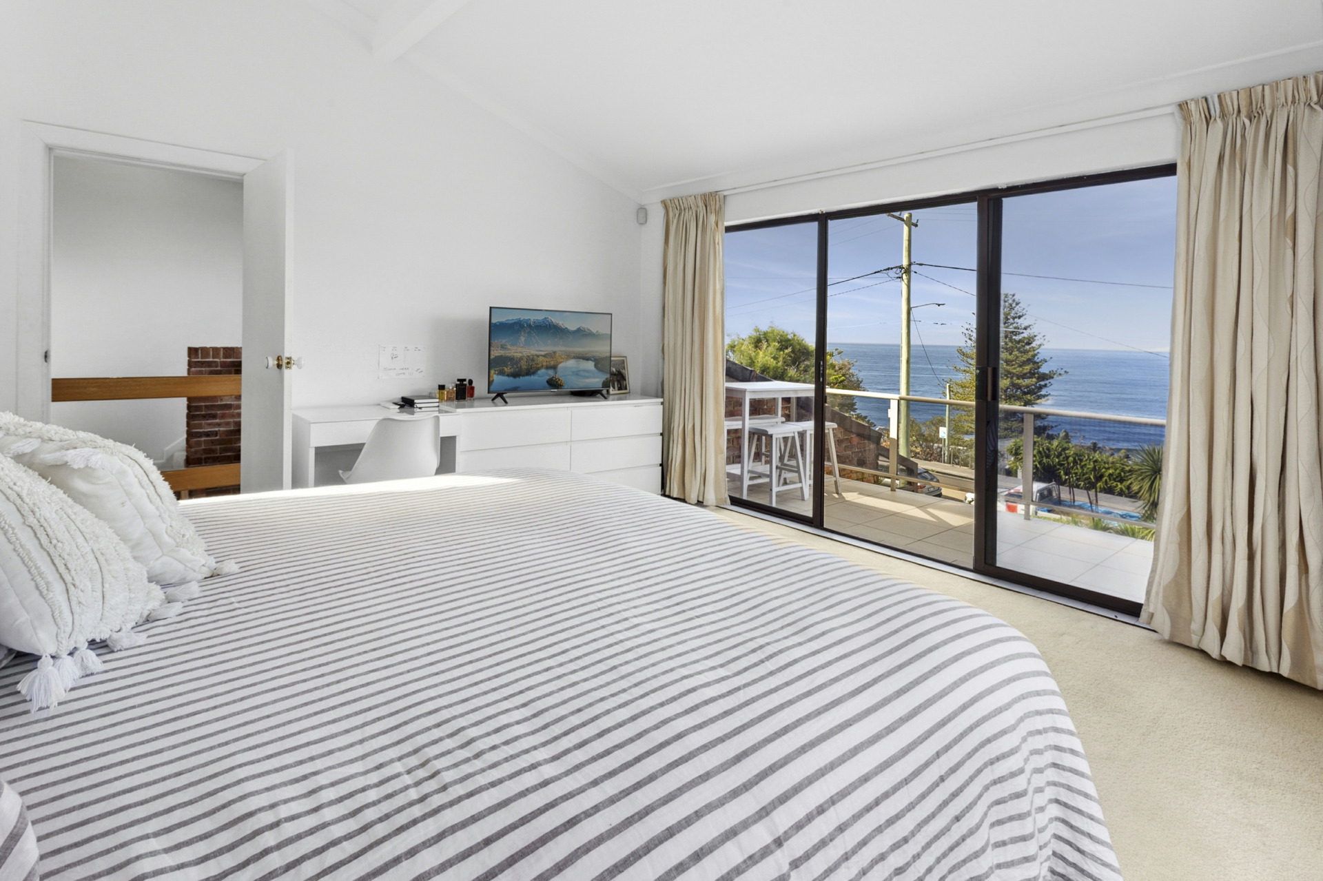 154 Narrabeen Park Parade Mona Vale NSW House for Sale LJ Hooker