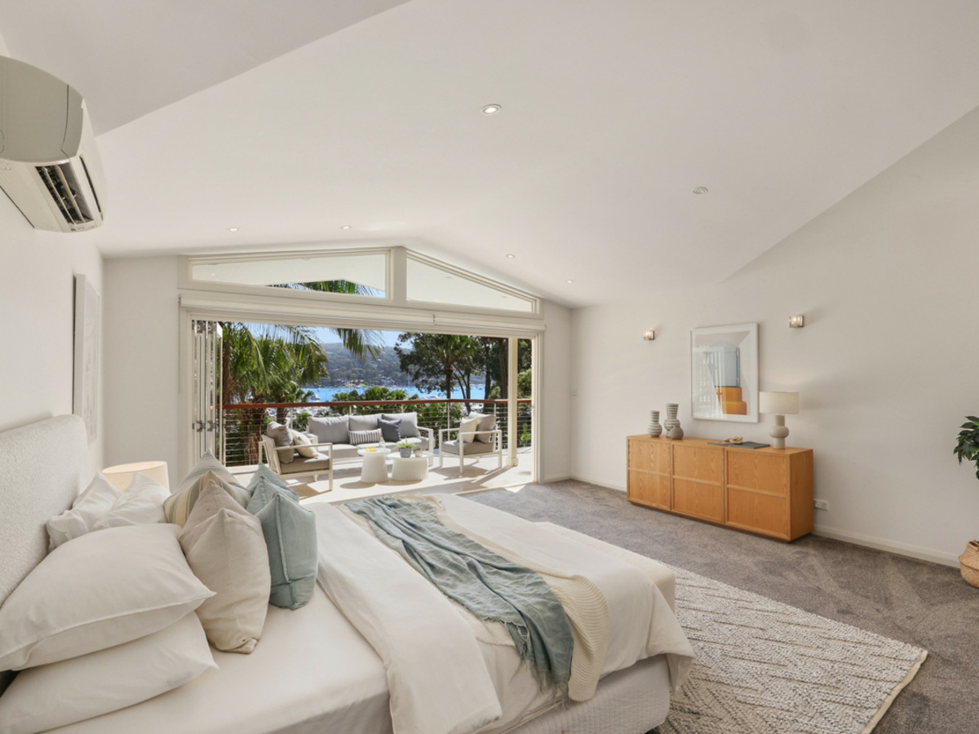 34 Prince Alfred Parade, NEWPORT