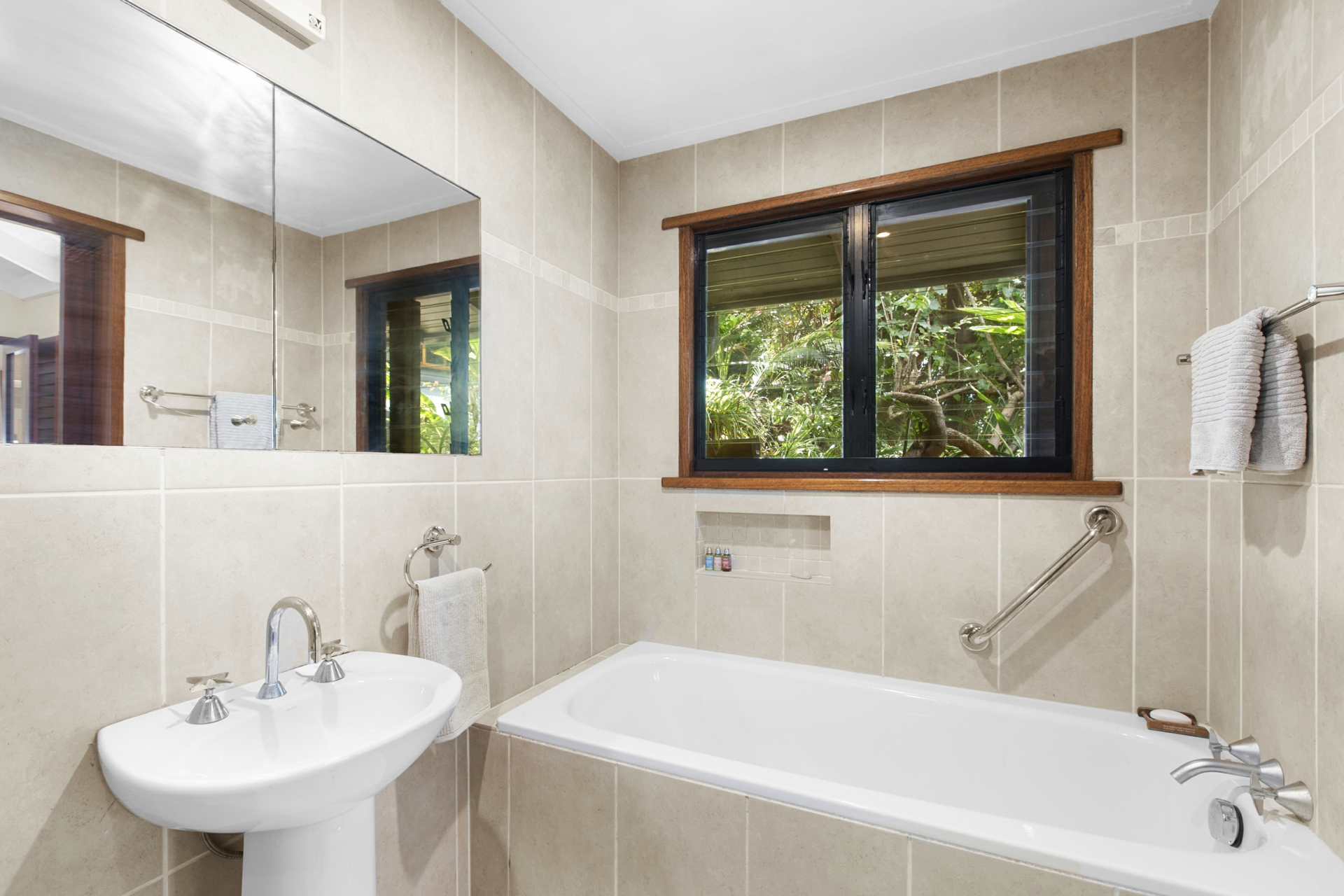 3 The Chase, LOVETT BAY