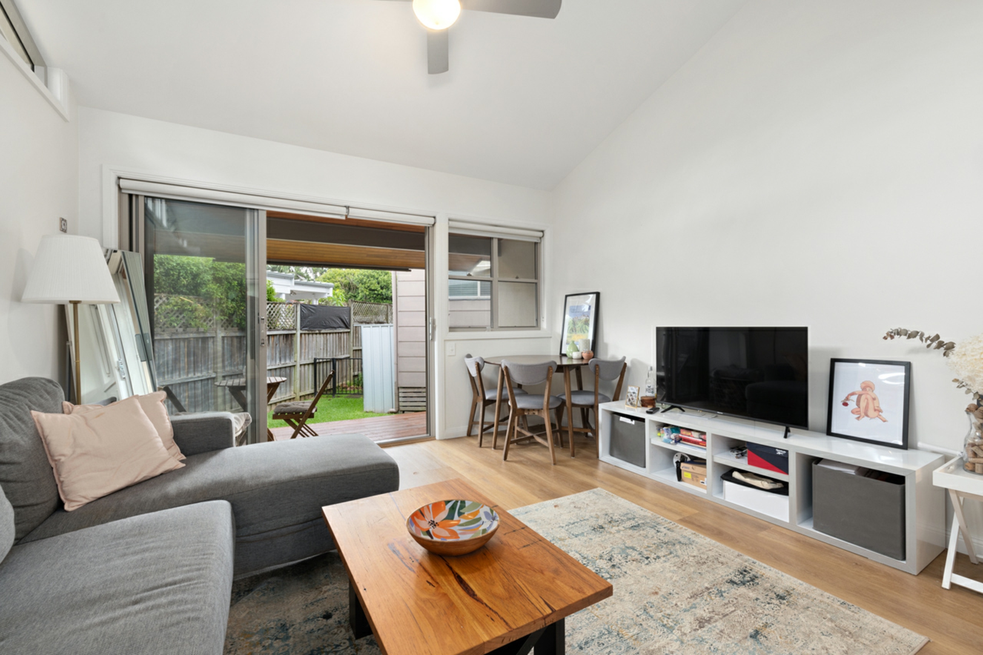 2/8 Nailon Place, MONA VALE
